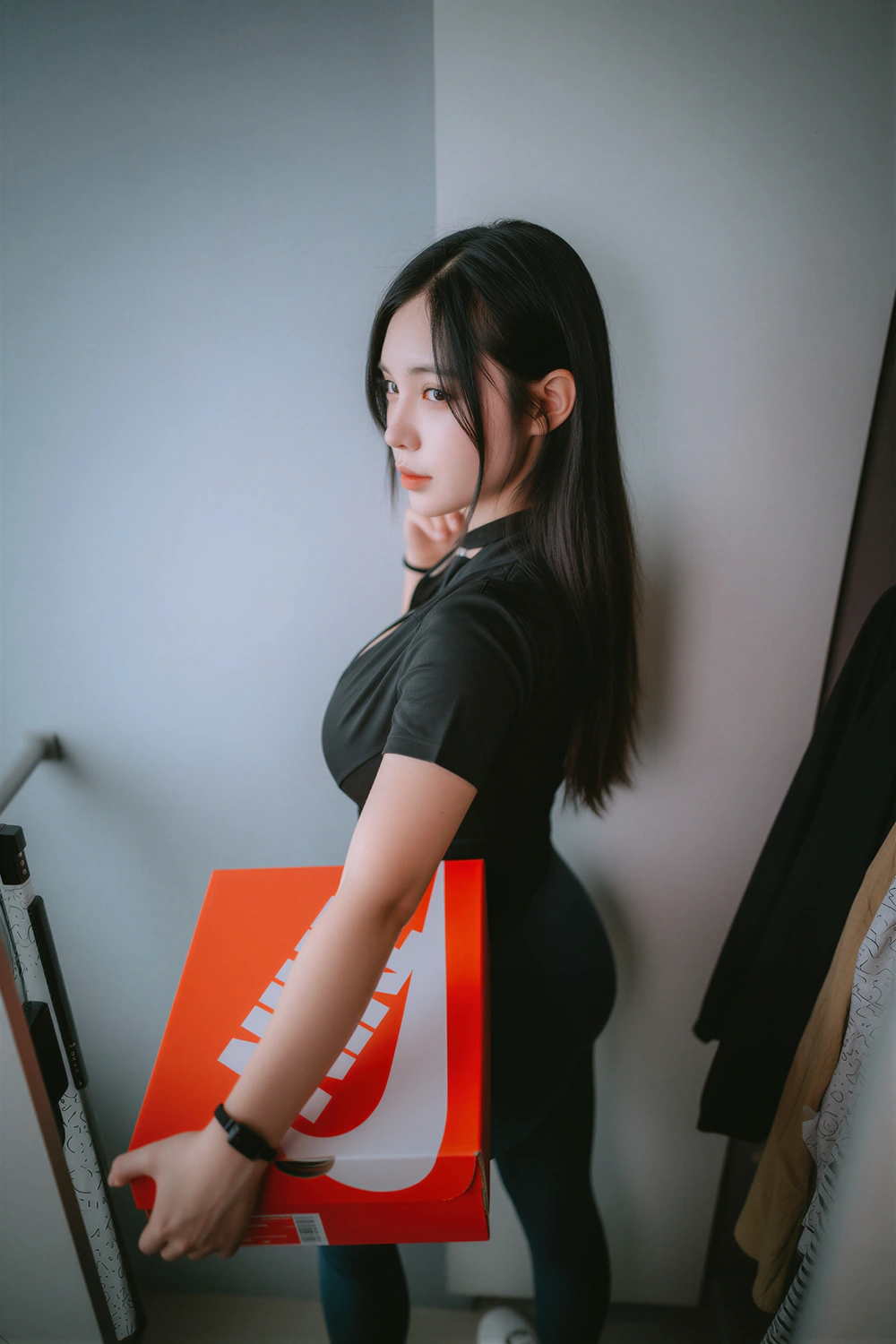Seoahn 서안 – DJAWA 「What’s Your Size」の写真 4