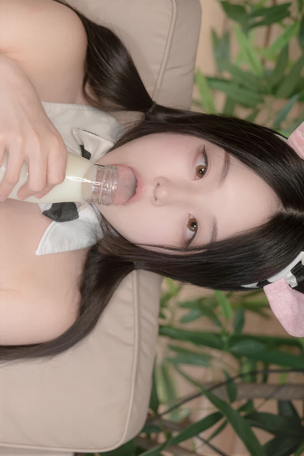 Suji 수지 – Pure Media Vol.320 Miss Milk Cowの写真 2