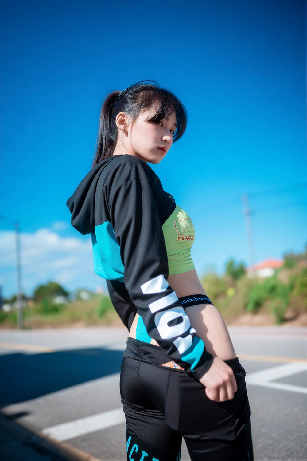 Hendoong 혠둥이 – DJAWA 「Loose and Tight Jade Blue」の写真 14