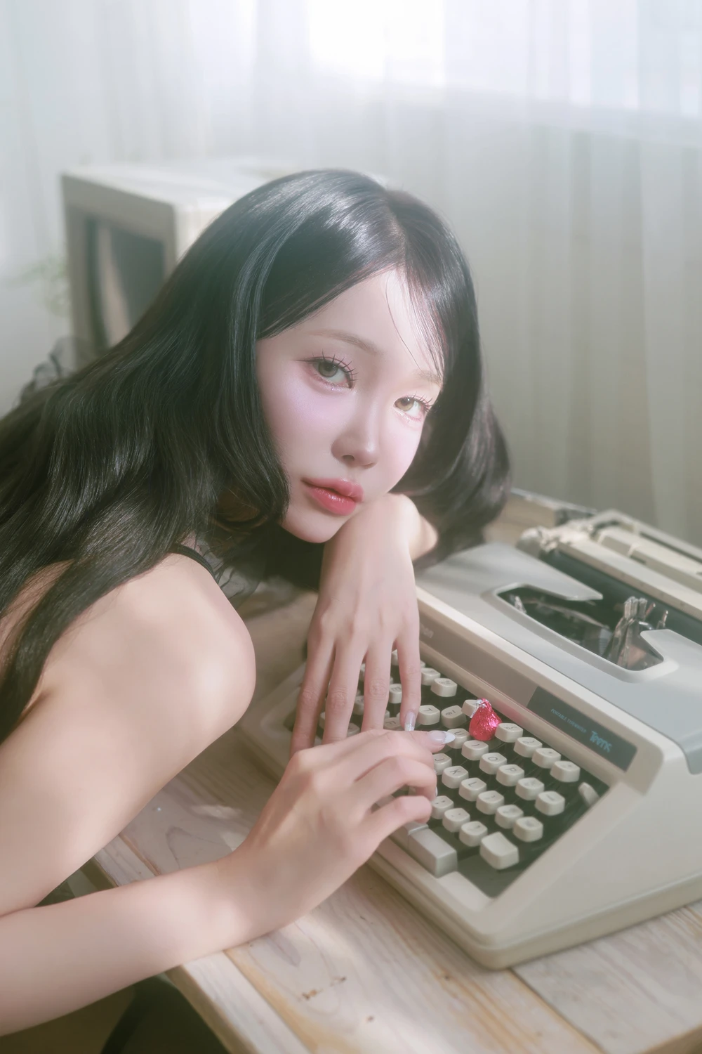 WinterD 겨우디 – Photobook 「Secret Dessert」の写真 2