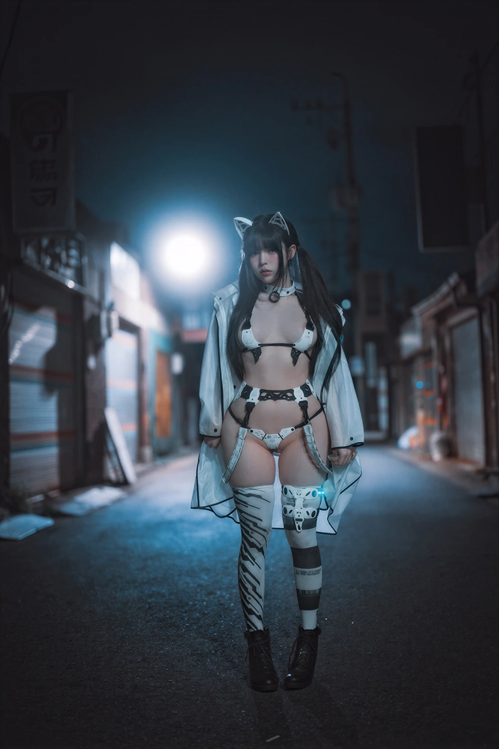 Yudi 유디 – DJAWA 「Nightcrawler Cybercat」の写真 7