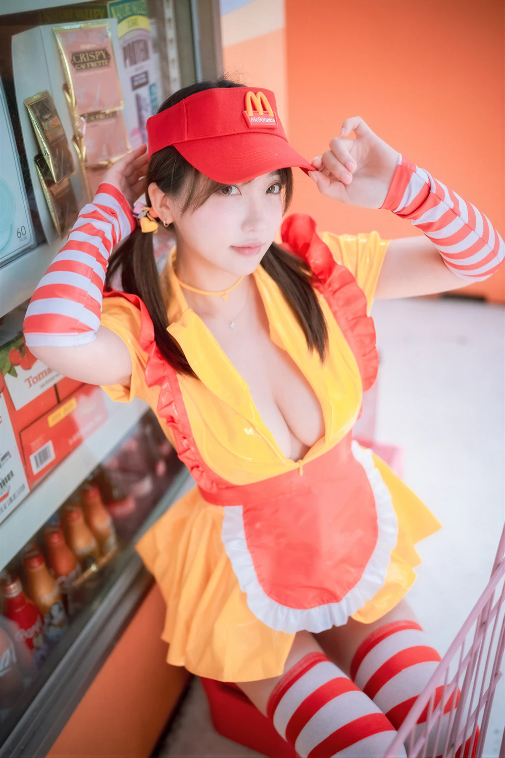 Son Yeeun 손예은 – DJAWA 「McDonald’s Girl」