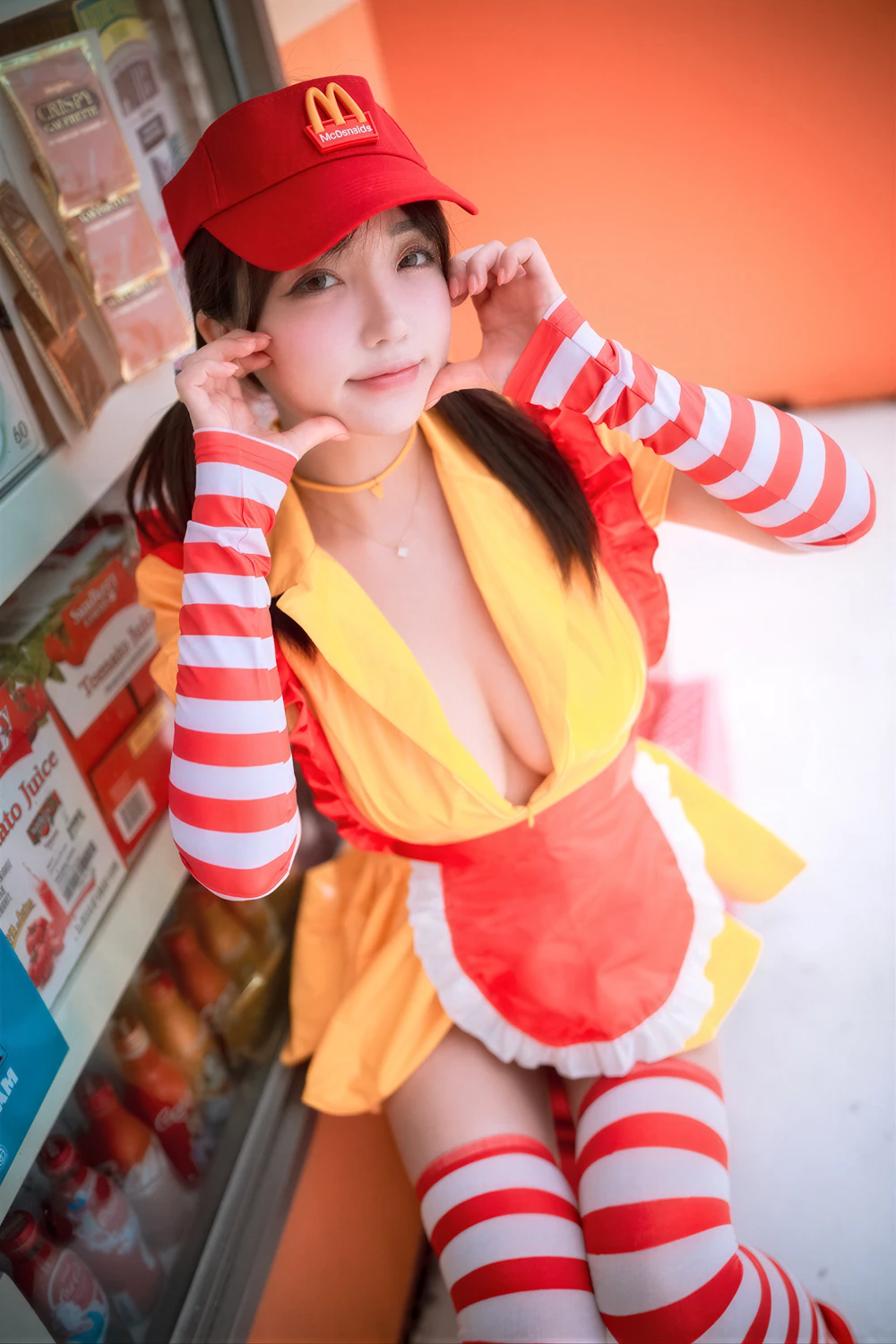 Son Yeeun 손예은 – DJAWA 「McDonald’s Girl」の写真 2