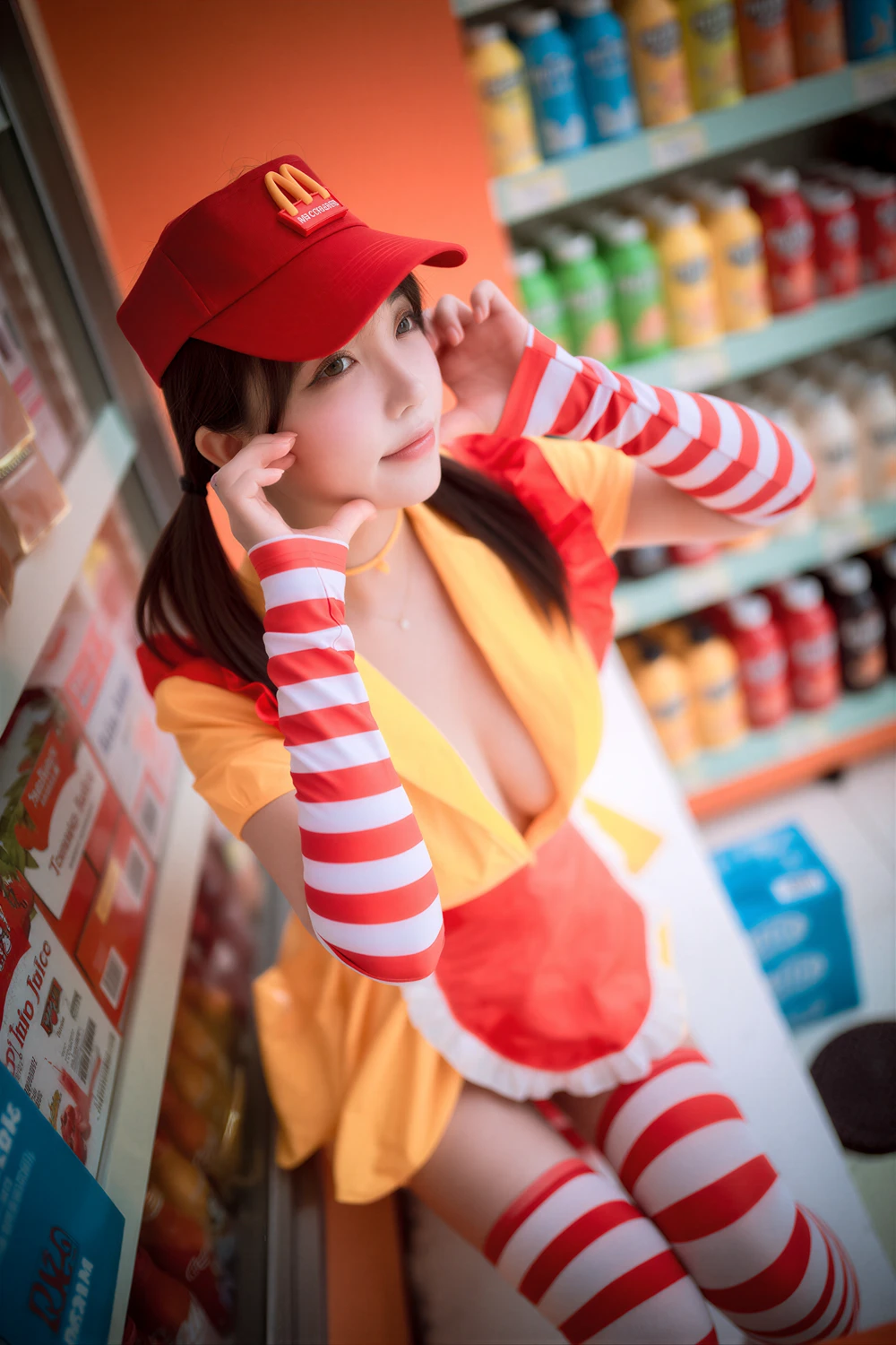 Son Yeeun 손예은 – DJAWA 「McDonald’s Girl」の写真 3