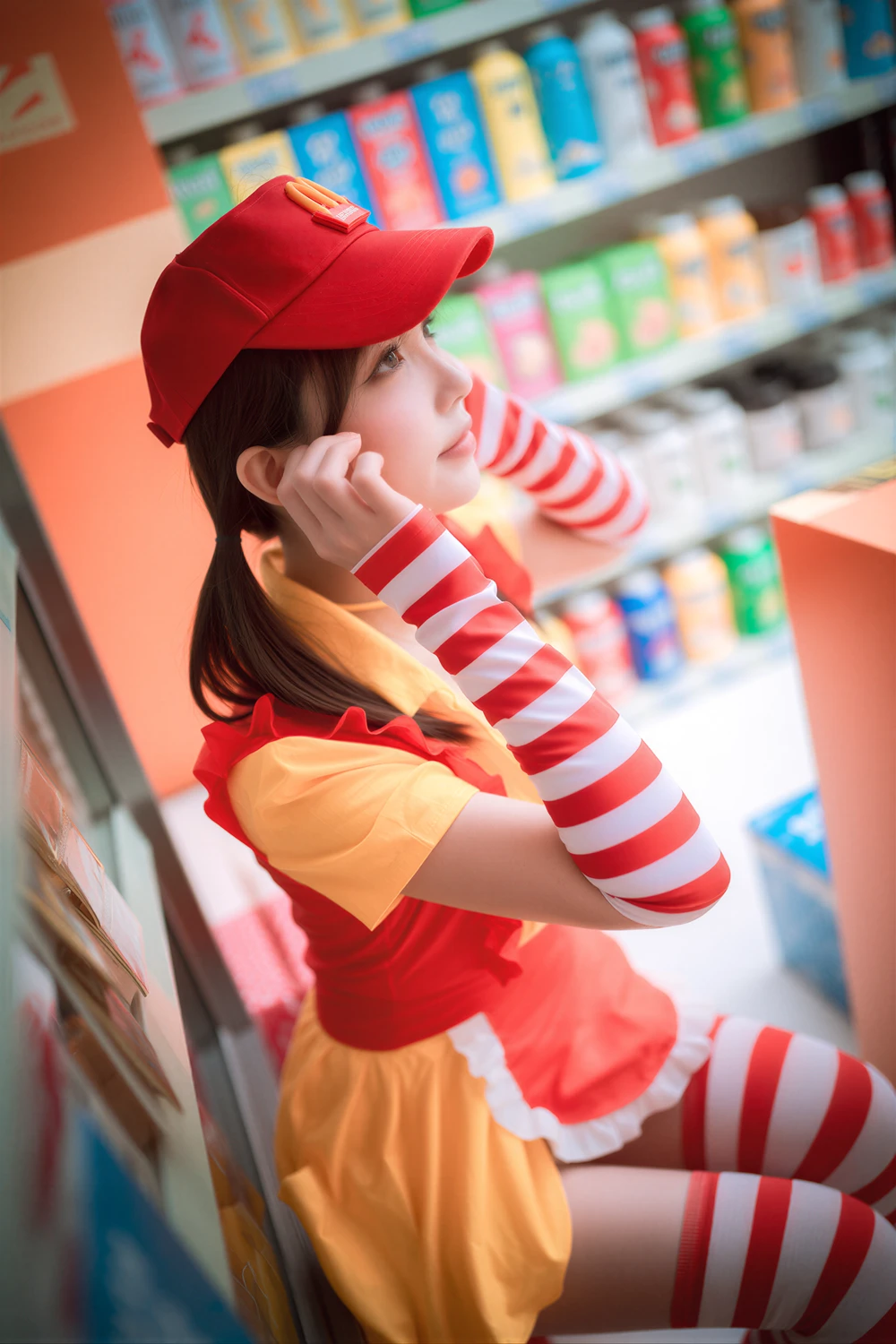 Son Yeeun 손예은 – DJAWA 「McDonald’s Girl」の写真 5