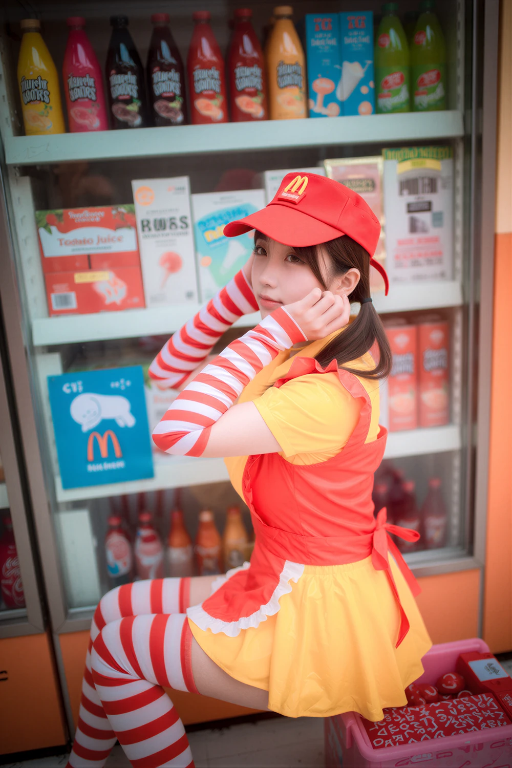 Son Yeeun 손예은 – DJAWA 「McDonald’s Girl」の写真 6