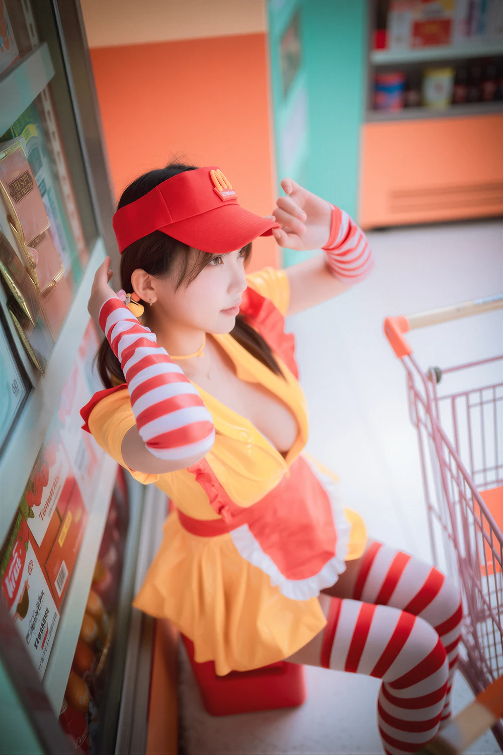 Son Yeeun 손예은 – DJAWA 「McDonald’s Girl」の写真 7