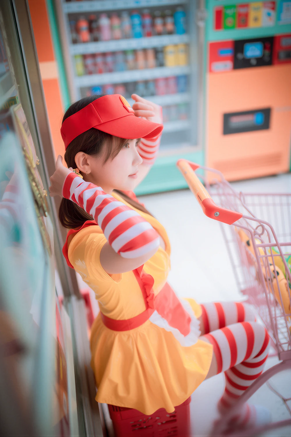 Son Yeeun 손예은 – DJAWA 「McDonald’s Girl」の写真 15