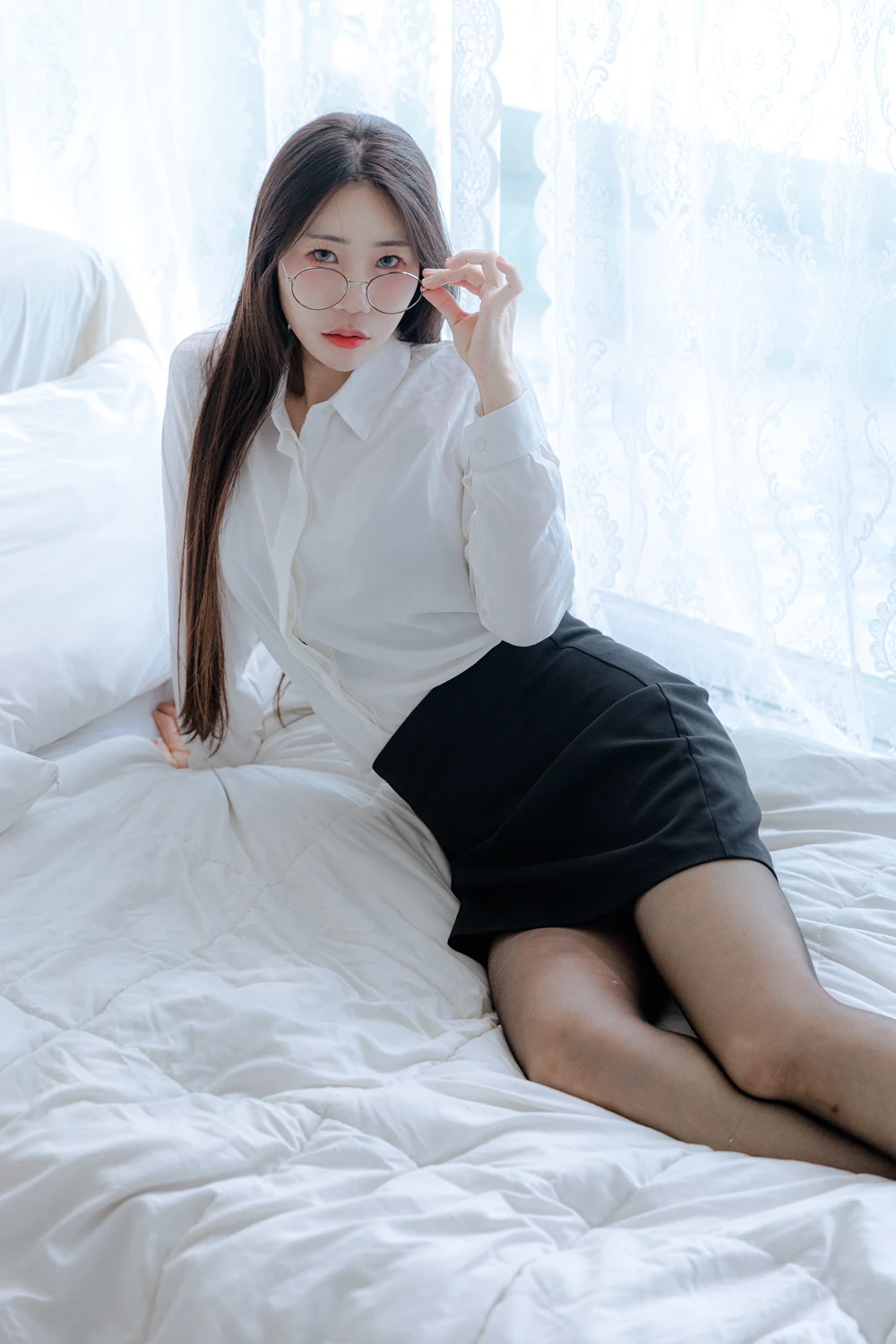 EUN 은 – Porrinn 「Office Girl」
