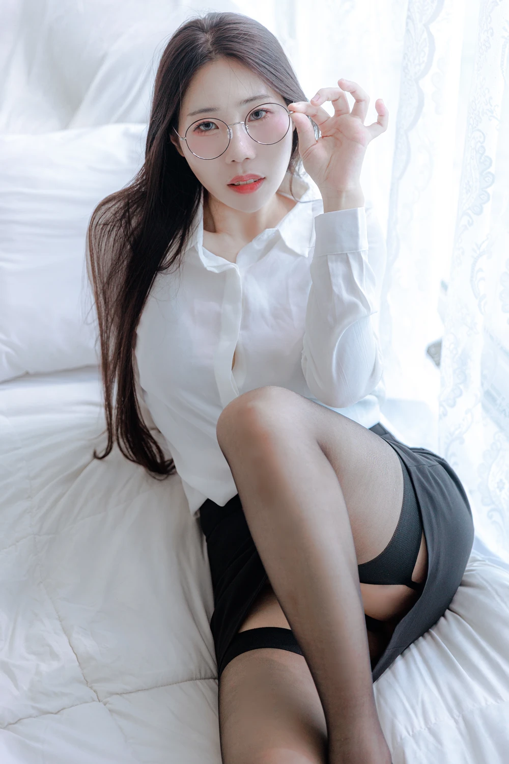 EUN 은 – Porrinn 「Office Girl」の写真 5