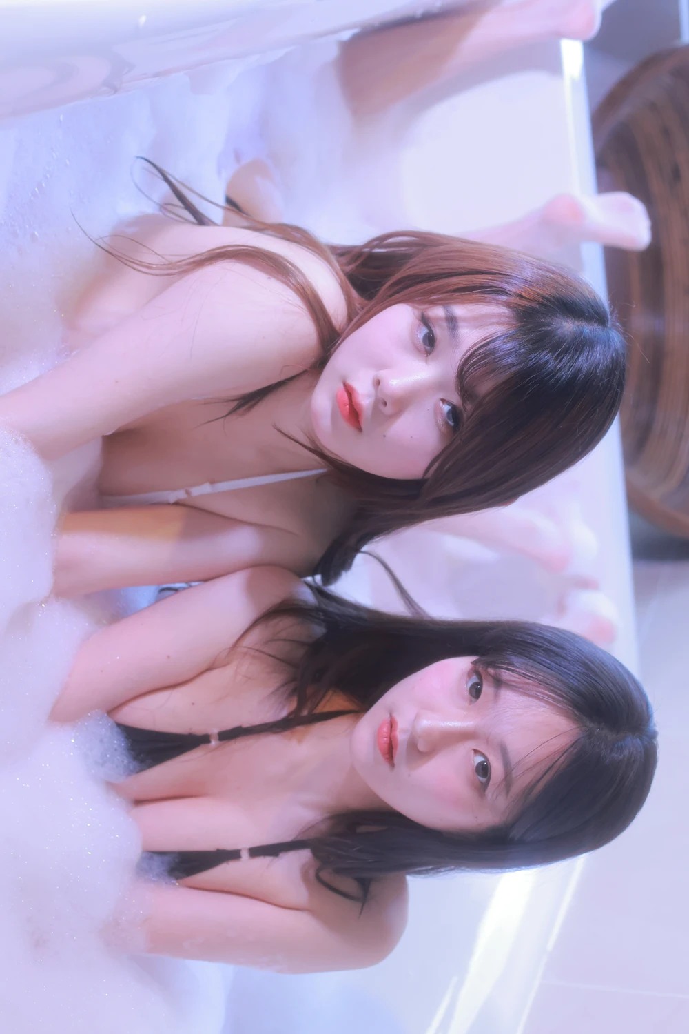 Sehee 세희 & Zia 지아 – Photobook 「Bathtub」の写真 2