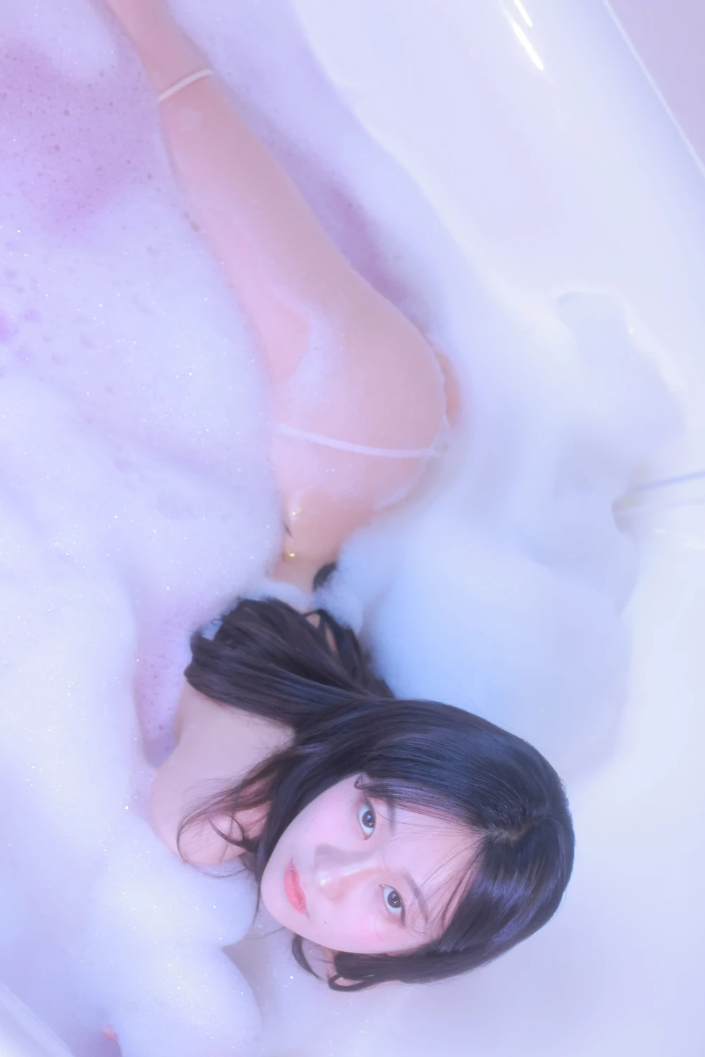 Sehee 세희 & Zia 지아 – Photobook 「Bathtub」の写真 6