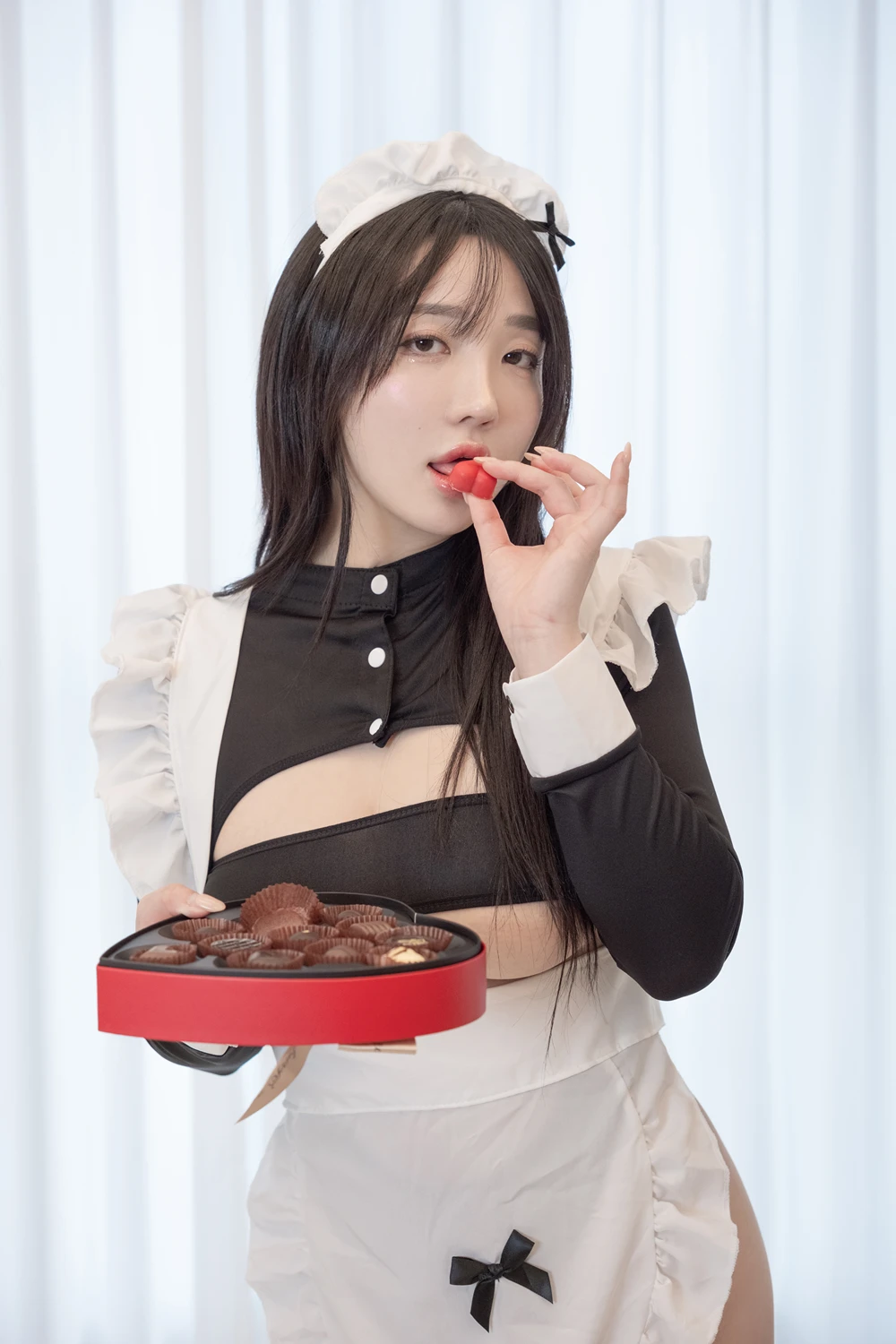 Son Yeeun 손예은 – Photobook 「Valentine’s Day」の写真 11