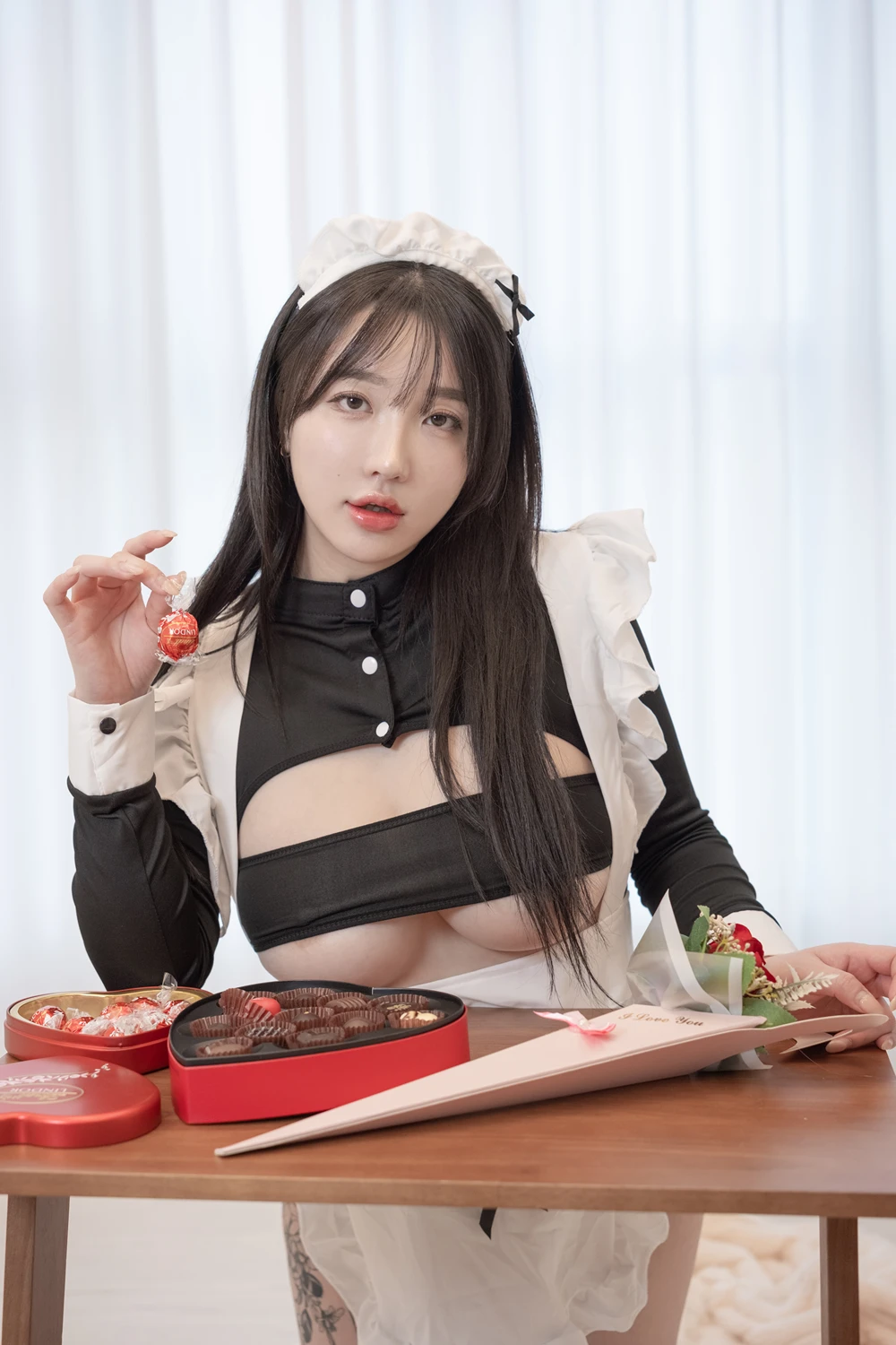 Son Yeeun 손예은 – Photobook 「Valentine’s Day」の写真 18