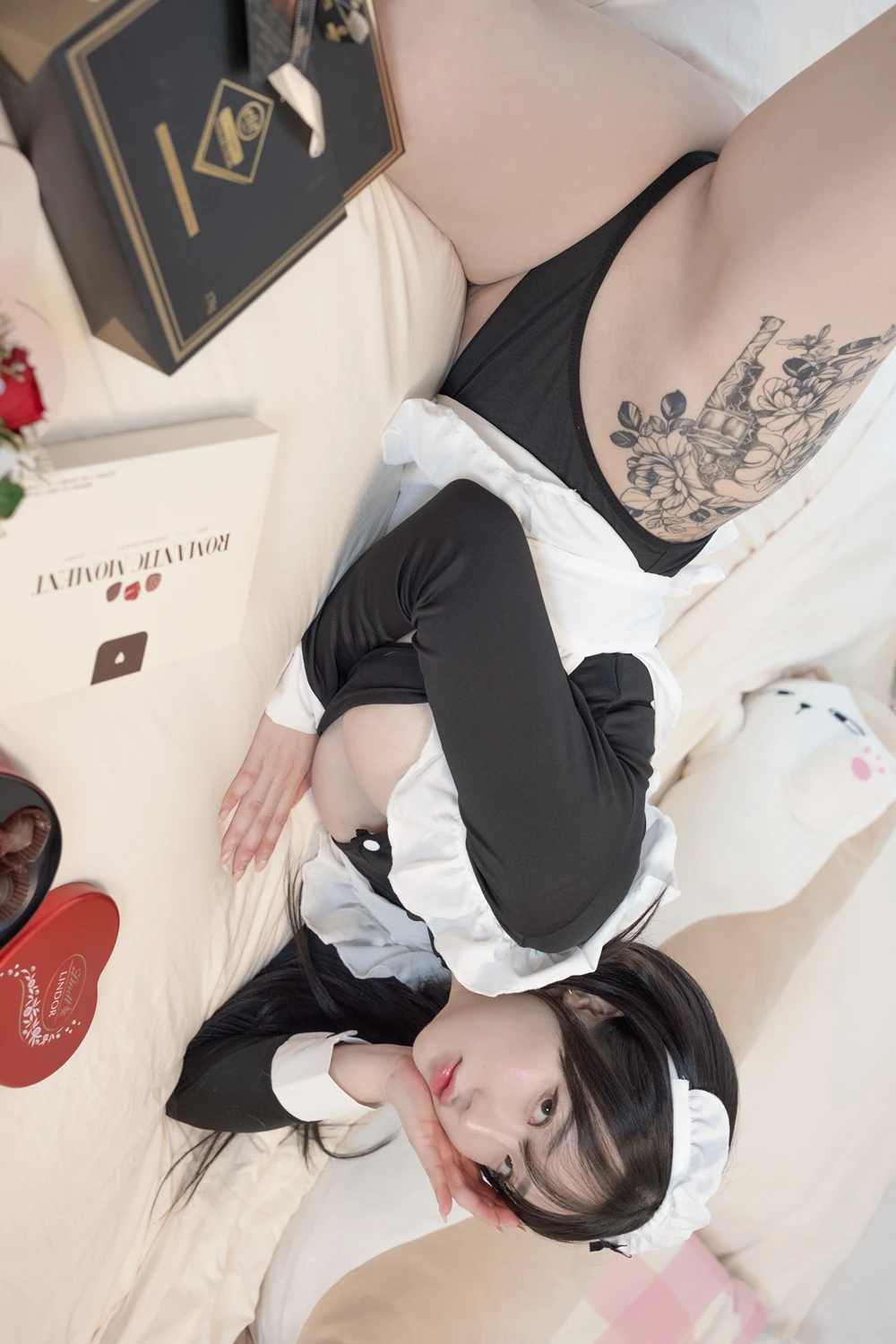 Son Yeeun 손예은 – Photobook 「Valentine’s Day」の写真 33