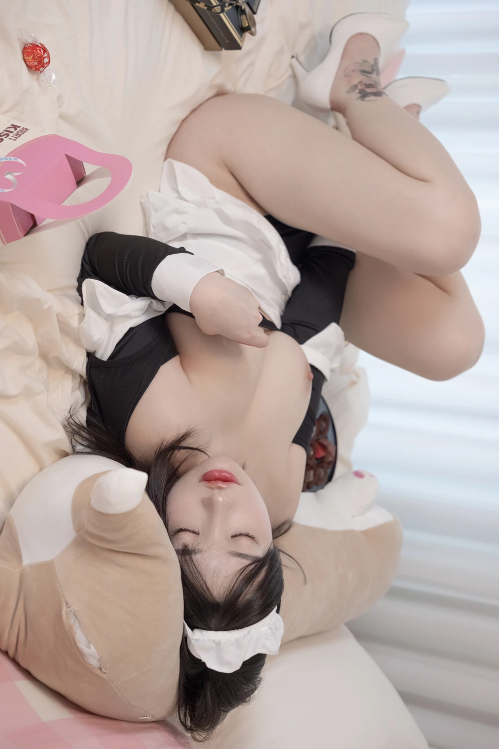 Son Yeeun 손예은 – Photobook 「Valentine’s Day」の写真 65