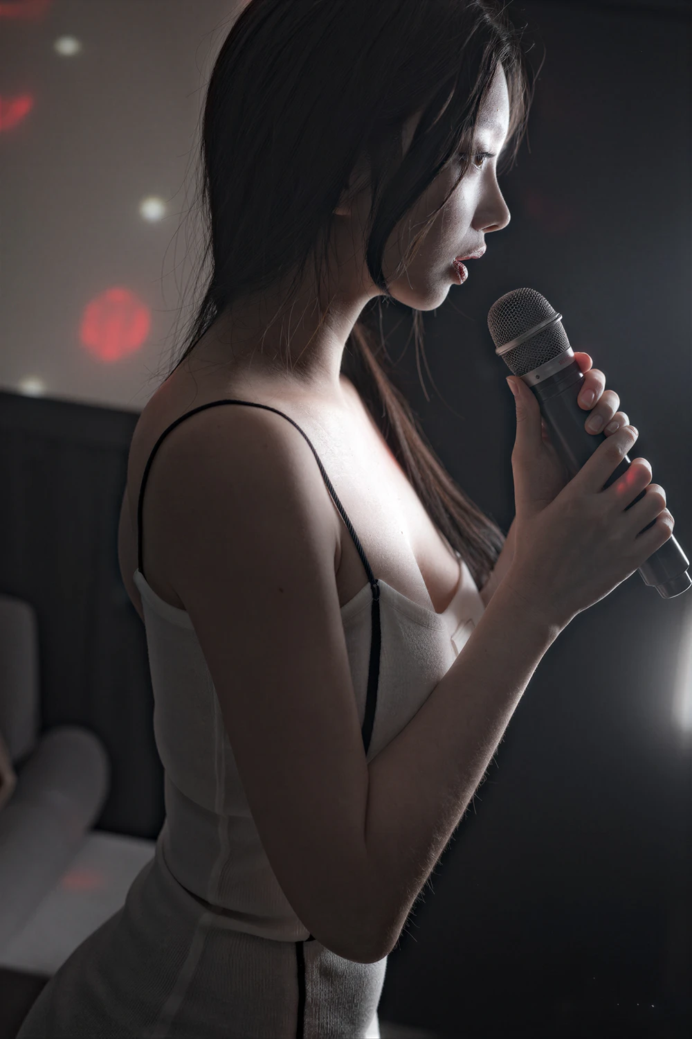 Suji 수지 – Photobook X-LEVEL Vol.53 「Karaoke Girl」の写真 2