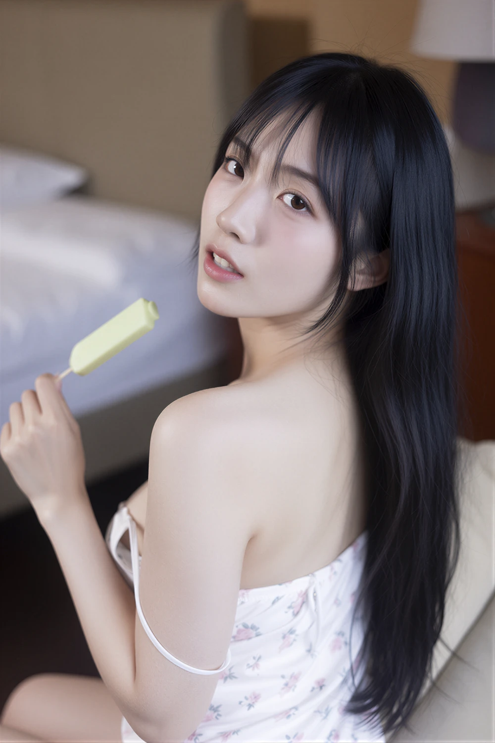 Rinaモモリナ – MAXIM 「Wet In The Rain」の写真 2