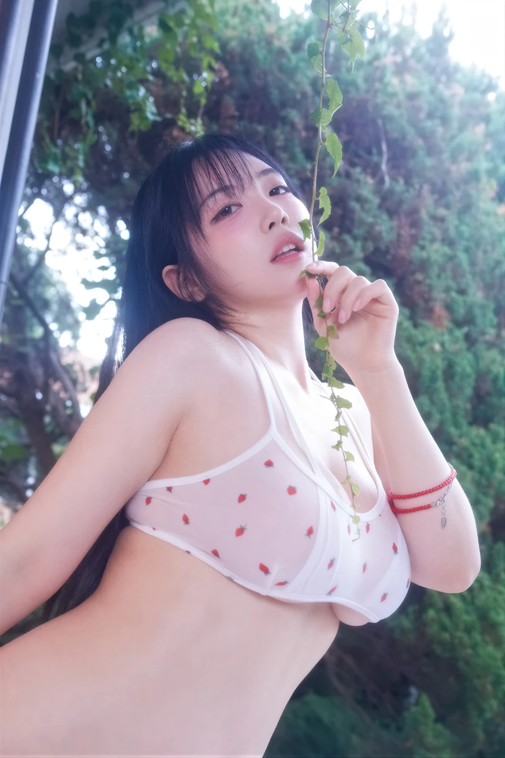 Rinaモモリナ – MAXIM 「Wet In The Rain」の写真 19