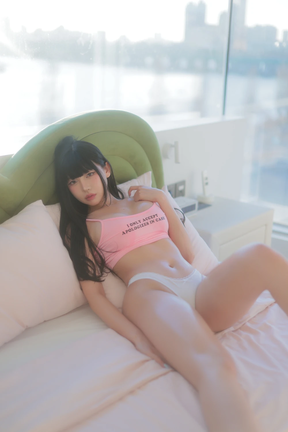Dongeuran 동그란 – PhotoBook 「Baby Oil」 Set.02の写真 55
