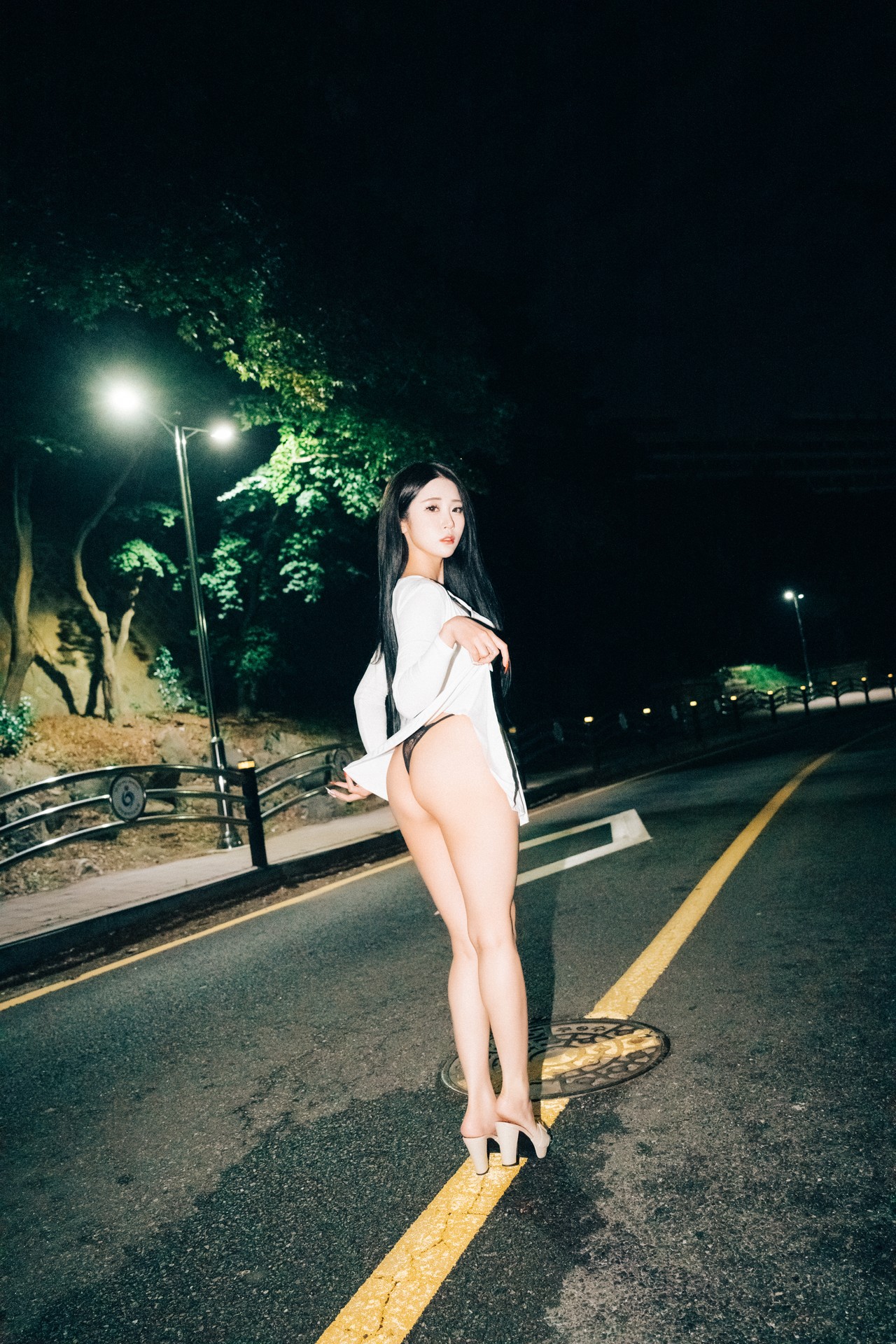 Jeong Bomi 정보미, [Loozy] Night Roads Set.01の写真 5