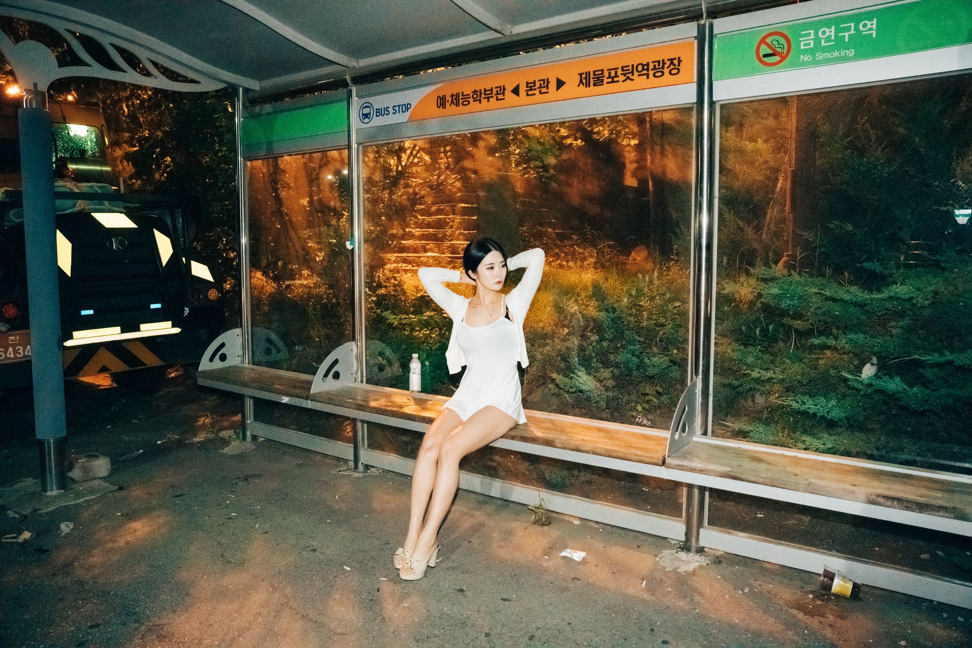 Jeong Bomi 정보미, [Loozy] Night Roads Set.01の写真 26