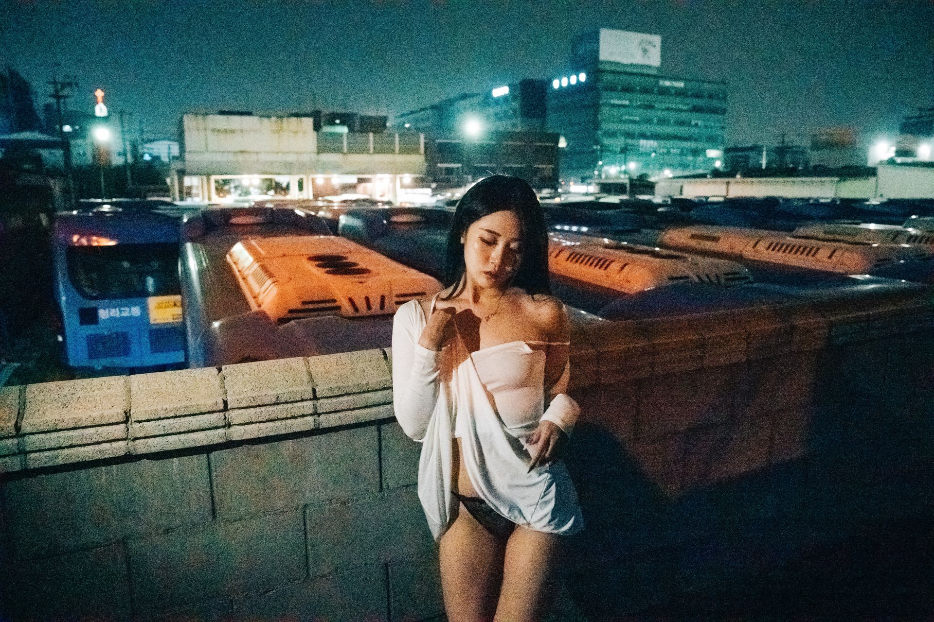 Jeong Bomi 정보미, [Loozy] Night Roads Set.02の写真 32