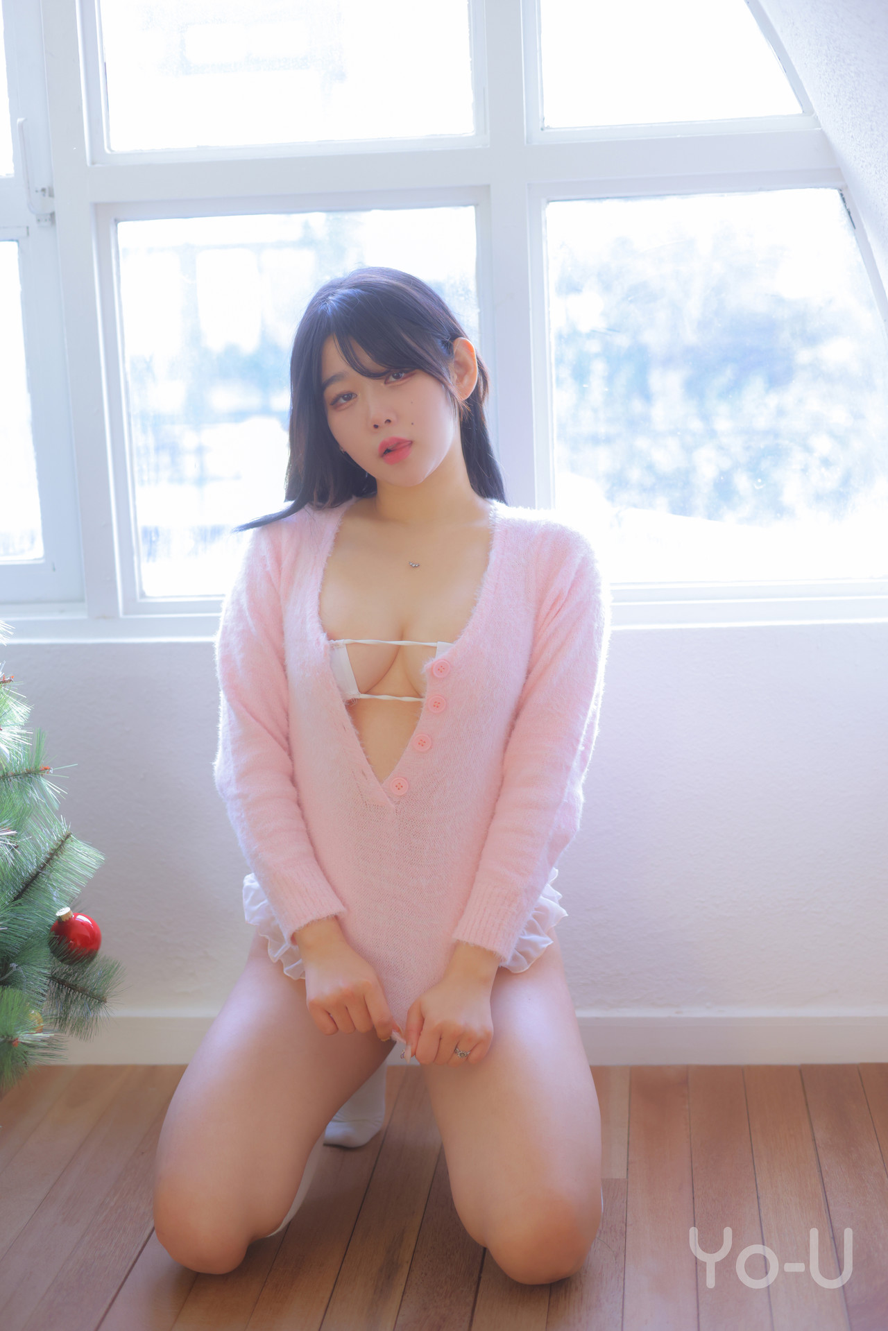 ZIA.Kwon 권지아, [Yo-U] Year-End Set.02の写真 26