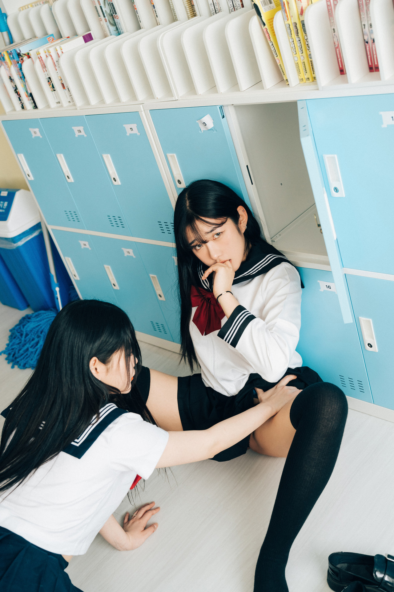 ZIA.Kwon 권지아, Sonson 손손, [Loozy] Bitch Academy Hard Set.01の写真 37