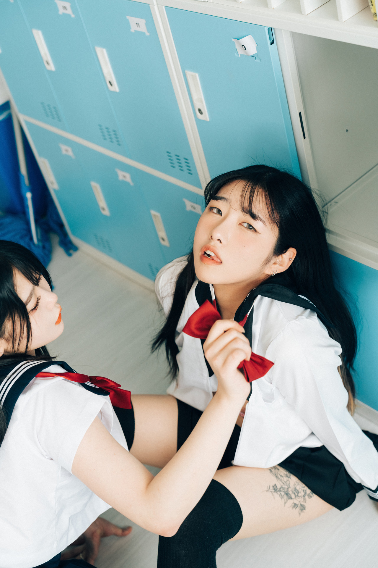 ZIA.Kwon 권지아, Sonson 손손, [Loozy] Bitch Academy Hard Set.01の写真 43