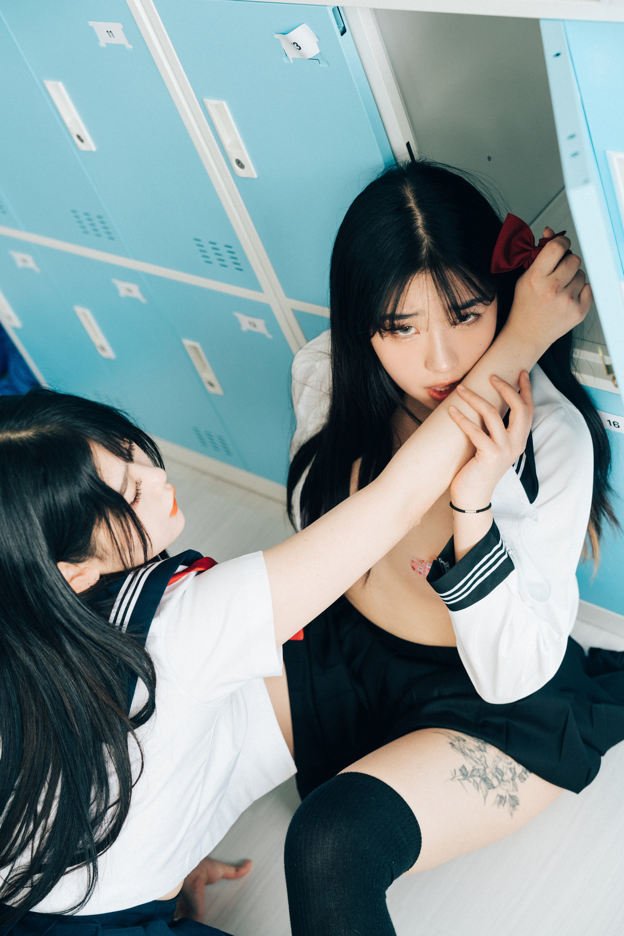 ZIA.Kwon 권지아, Sonson 손손, [Loozy] Bitch Academy Hard Set.01の写真 44