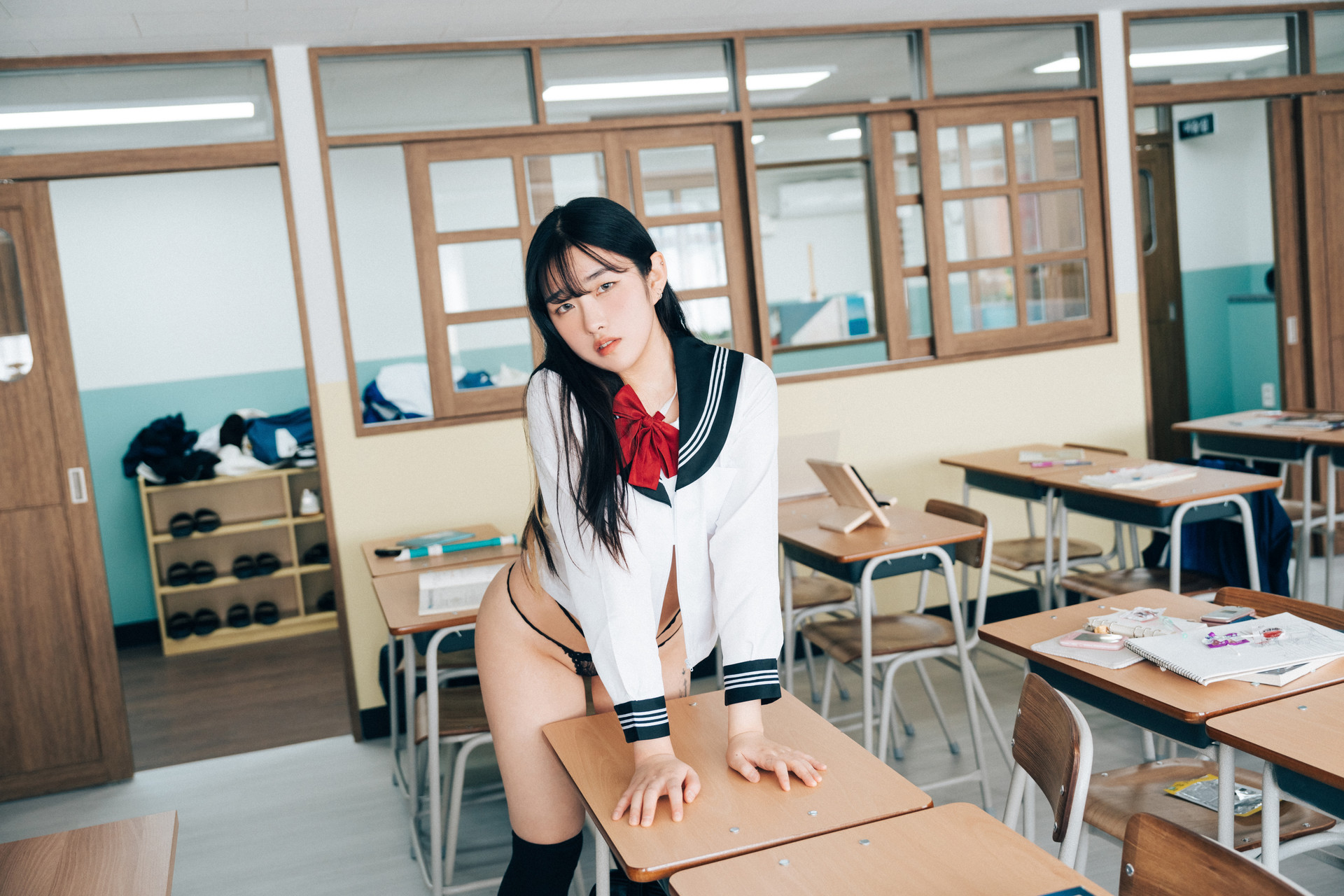 ZIA.Kwon 권지아, Sonson 손손, [Loozy] Bitch Academy Hard Set.01の写真 51
