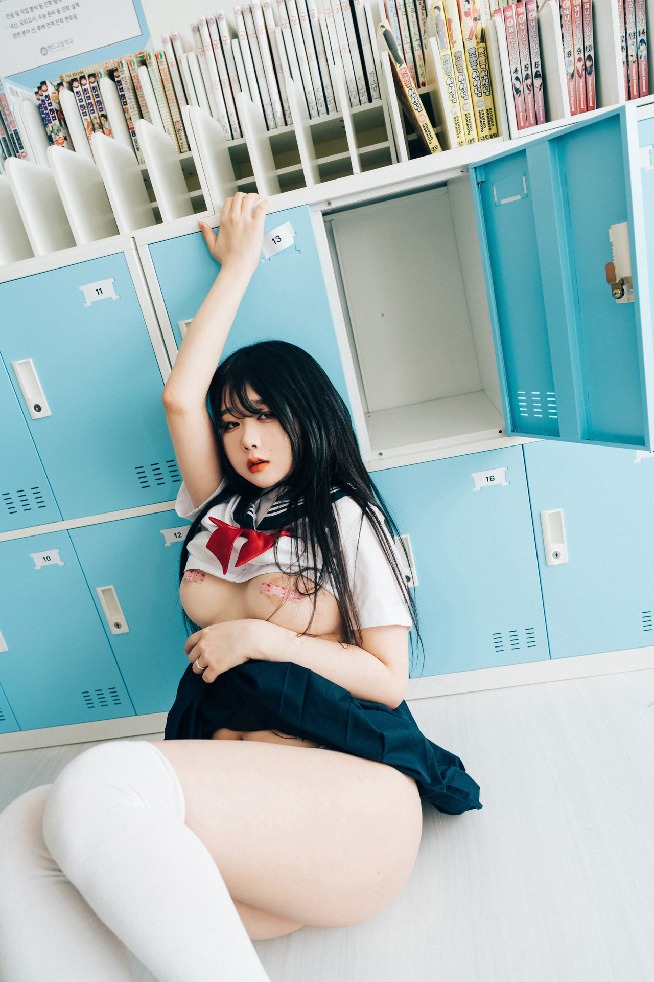 ZIA.Kwon 권지아, Sonson 손손, [Loozy] Bitch Academy Hard Set.02の写真 4
