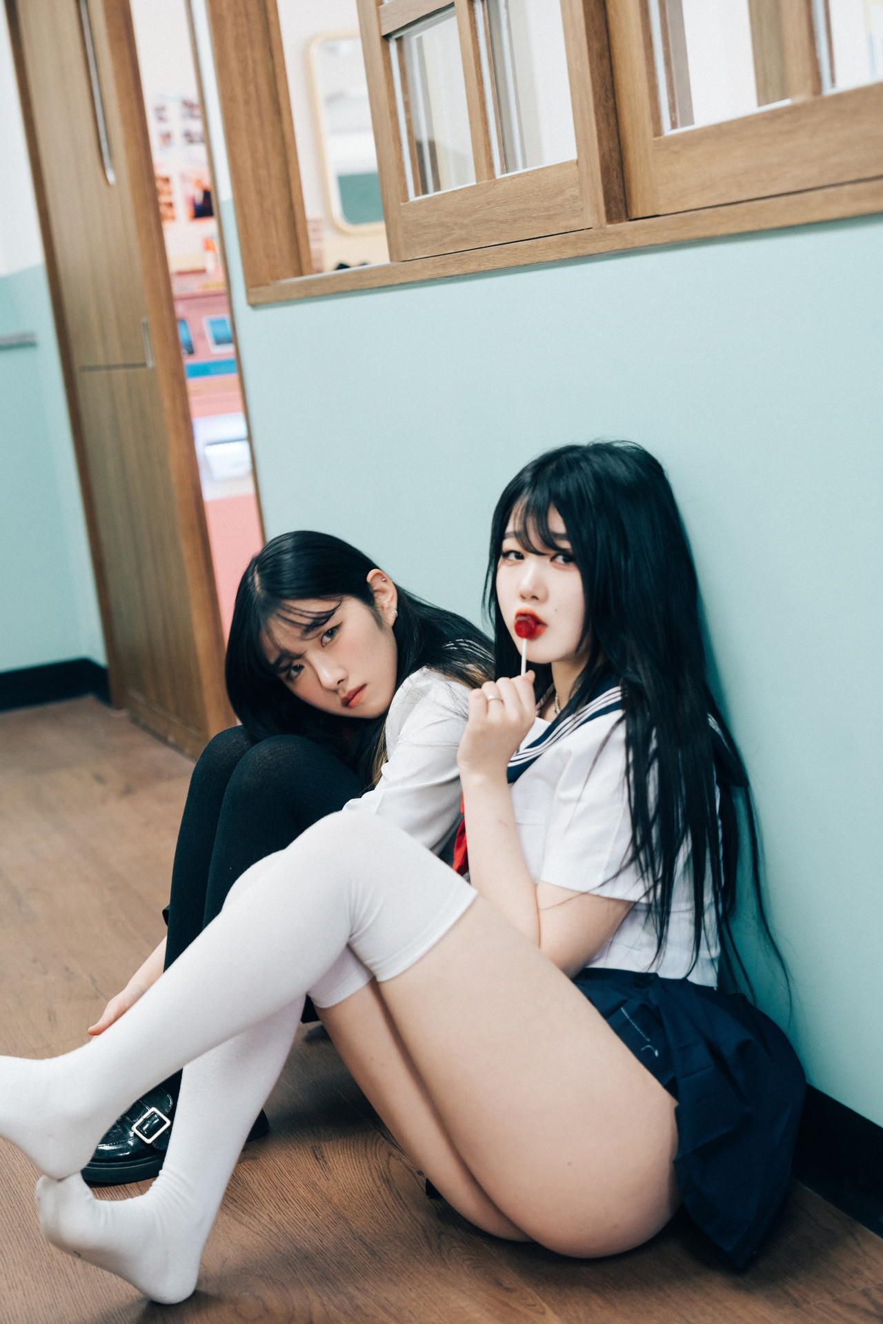 ZIA.Kwon 권지아, Sonson 손손, [Loozy] Bitch Academy Hard Set.02の写真 48
