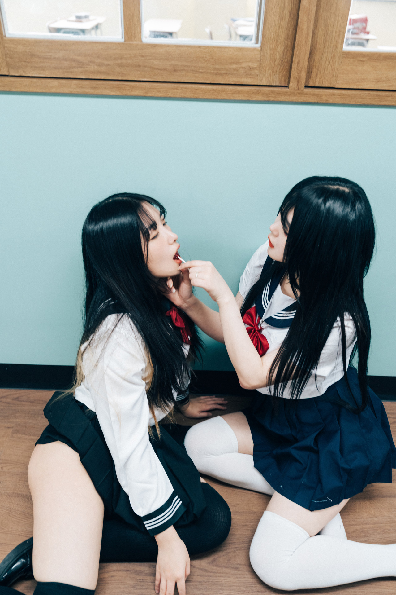 ZIA.Kwon 권지아, Sonson 손손, [Loozy] Bitch Academy Hard Set.02の写真 51