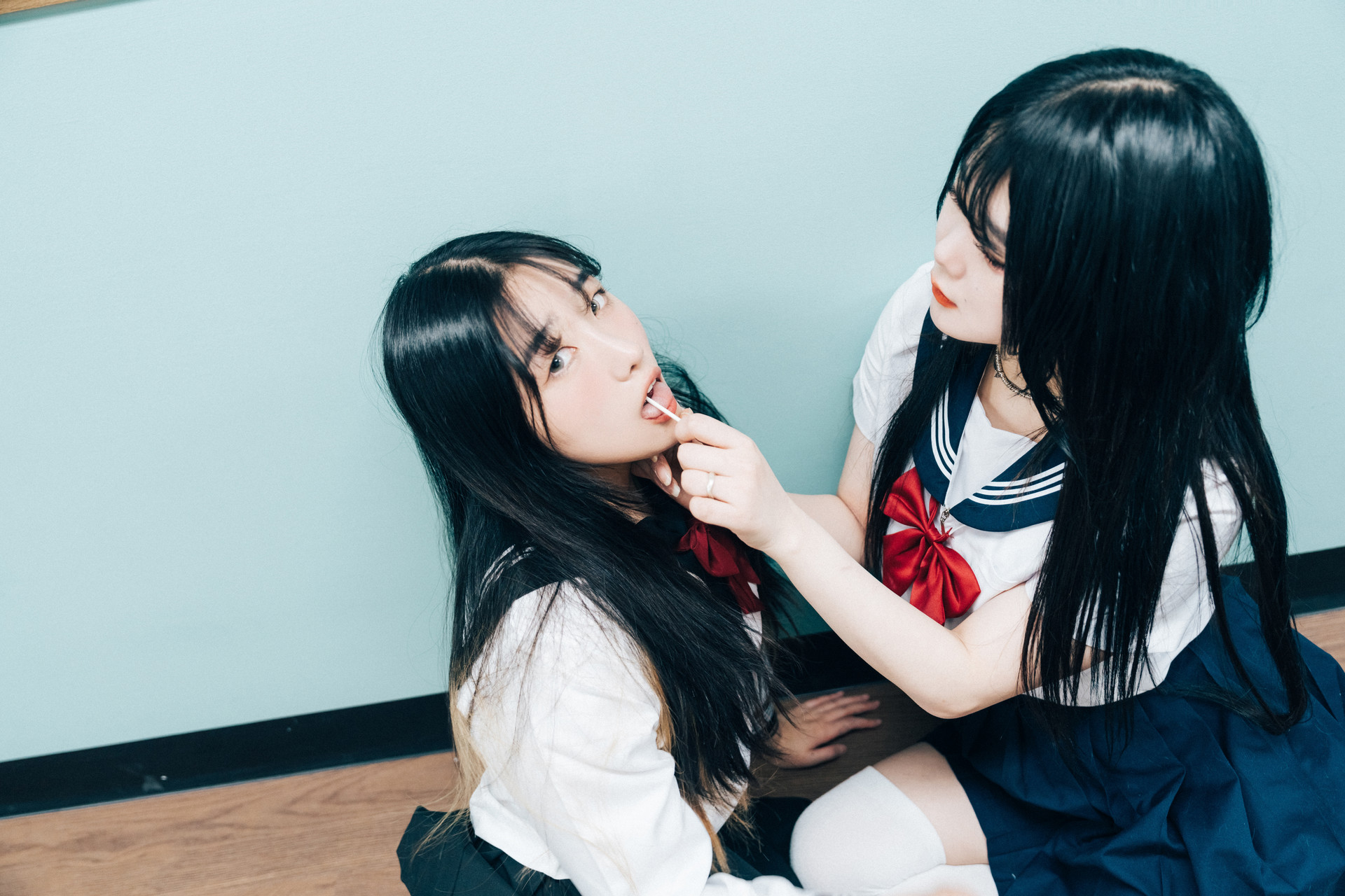 ZIA.Kwon 권지아, Sonson 손손, [Loozy] Bitch Academy Hard Set.02の写真 52