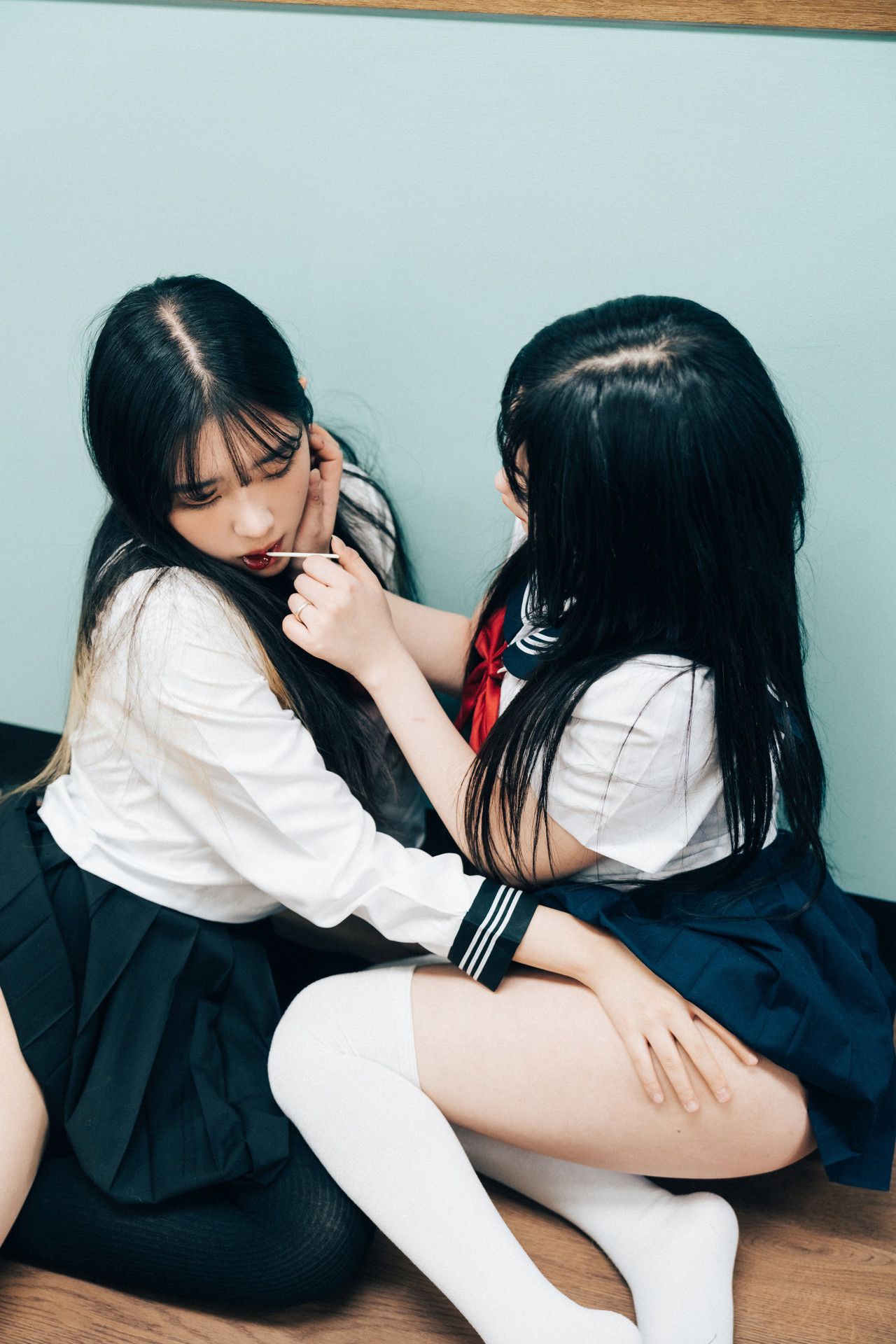 ZIA.Kwon 권지아, Sonson 손손, [Loozy] Bitch Academy Hard Set.02の写真 55