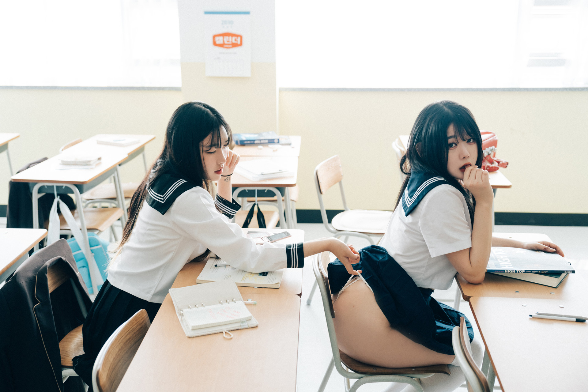 ZIA.Kwon 권지아, Sonson 손손, [Loozy] Bitch Academy Hard Set.02の写真 59