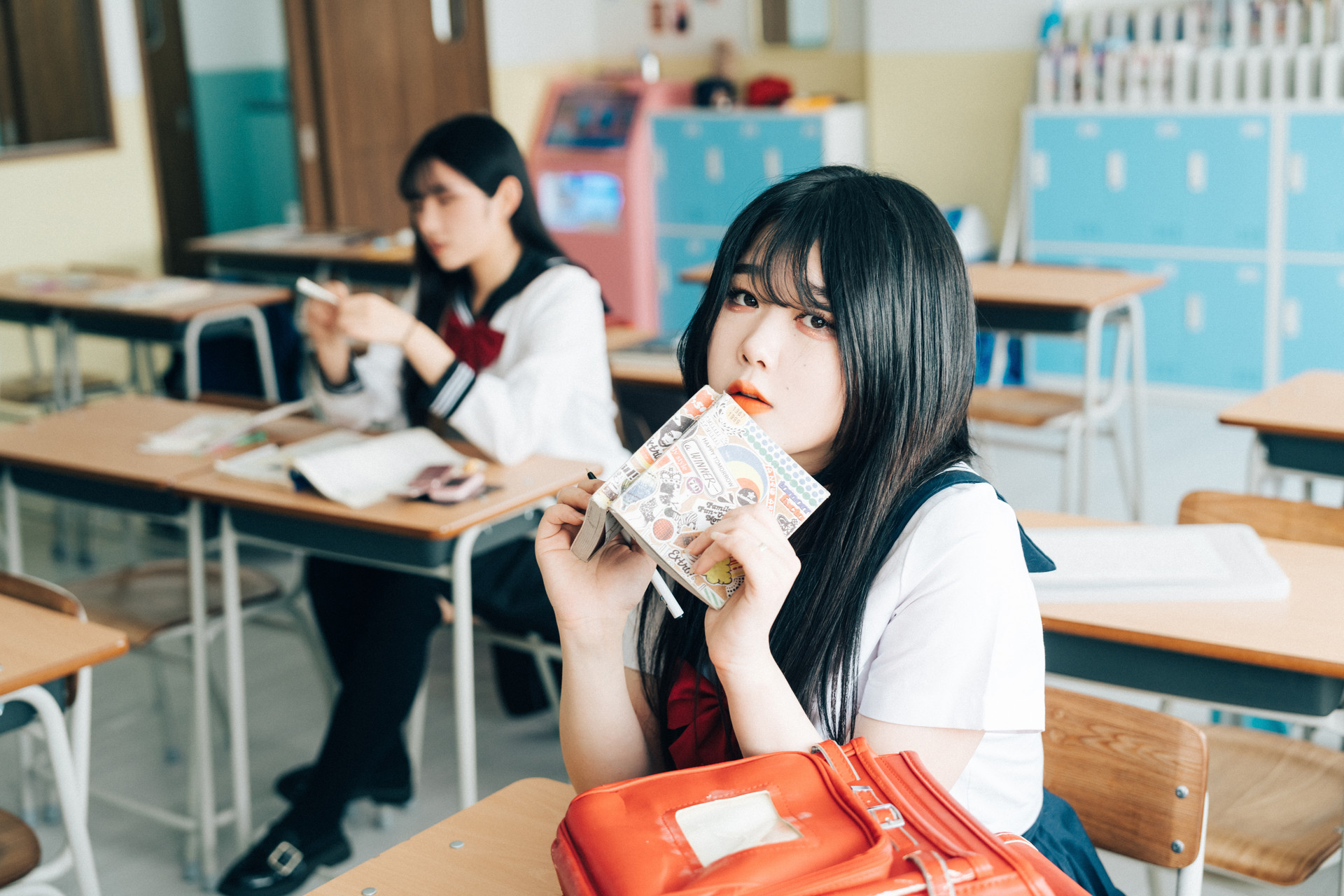 ZIA.Kwon 권지아, Sonson 손손, [Loozy] Bitch Academy Hard Set.03の写真 4