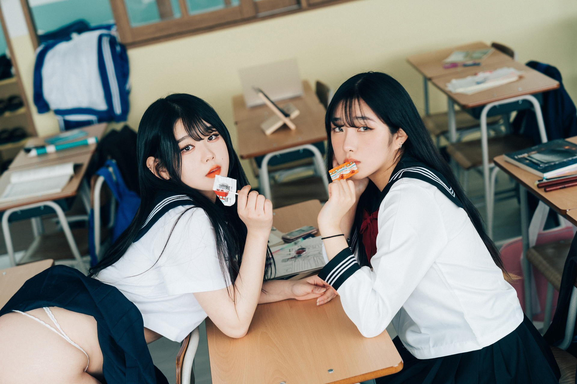 ZIA.Kwon 권지아, Sonson 손손, [Loozy] Bitch Academy Hard Set.03の写真 31