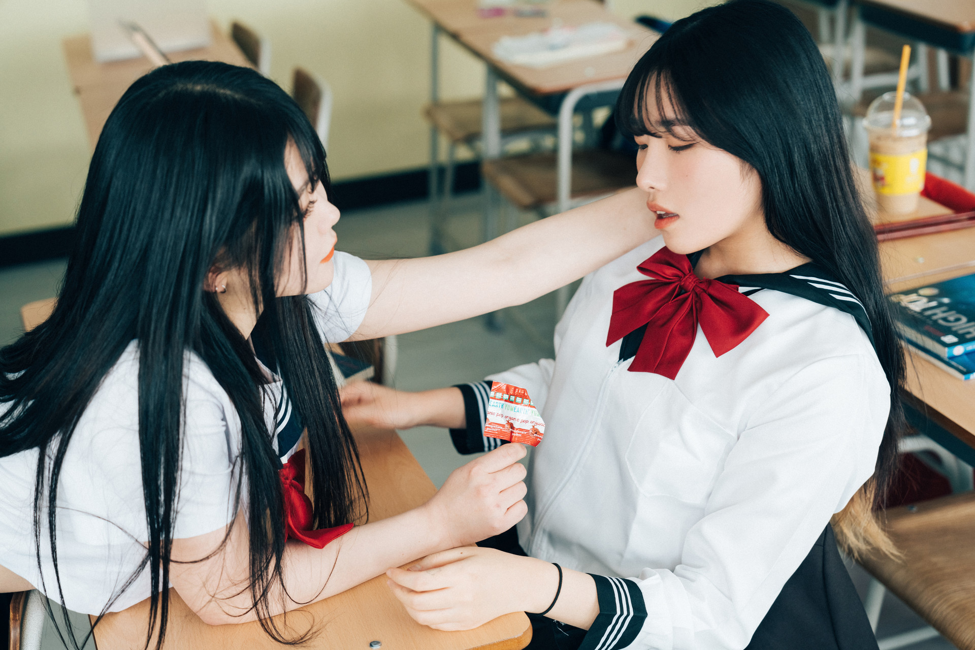 ZIA.Kwon 권지아, Sonson 손손, [Loozy] Bitch Academy Hard Set.03の写真 32