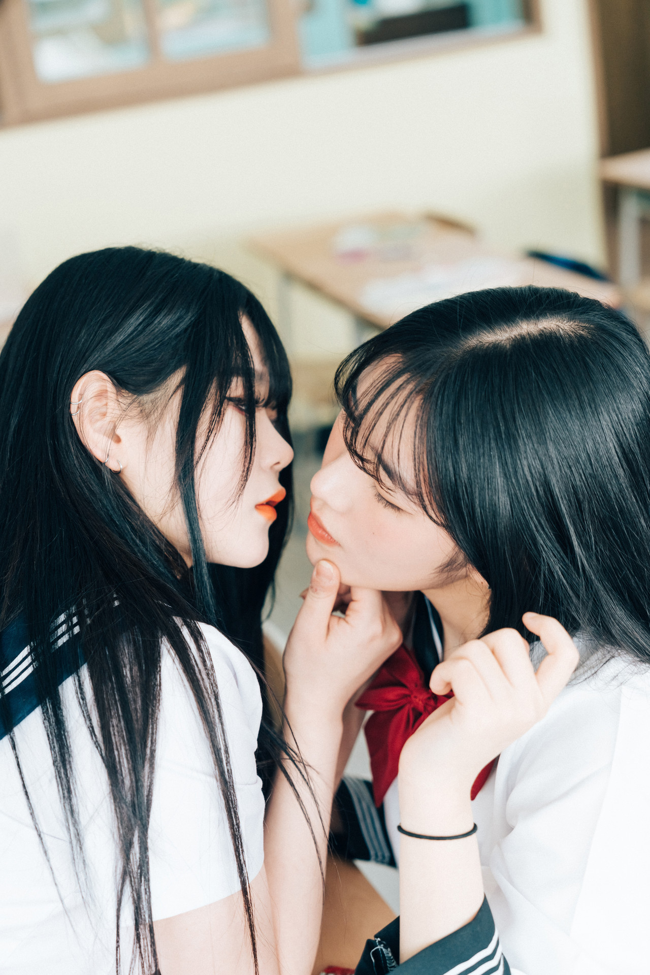 ZIA.Kwon 권지아, Sonson 손손, [Loozy] Bitch Academy Hard Set.03の写真 34