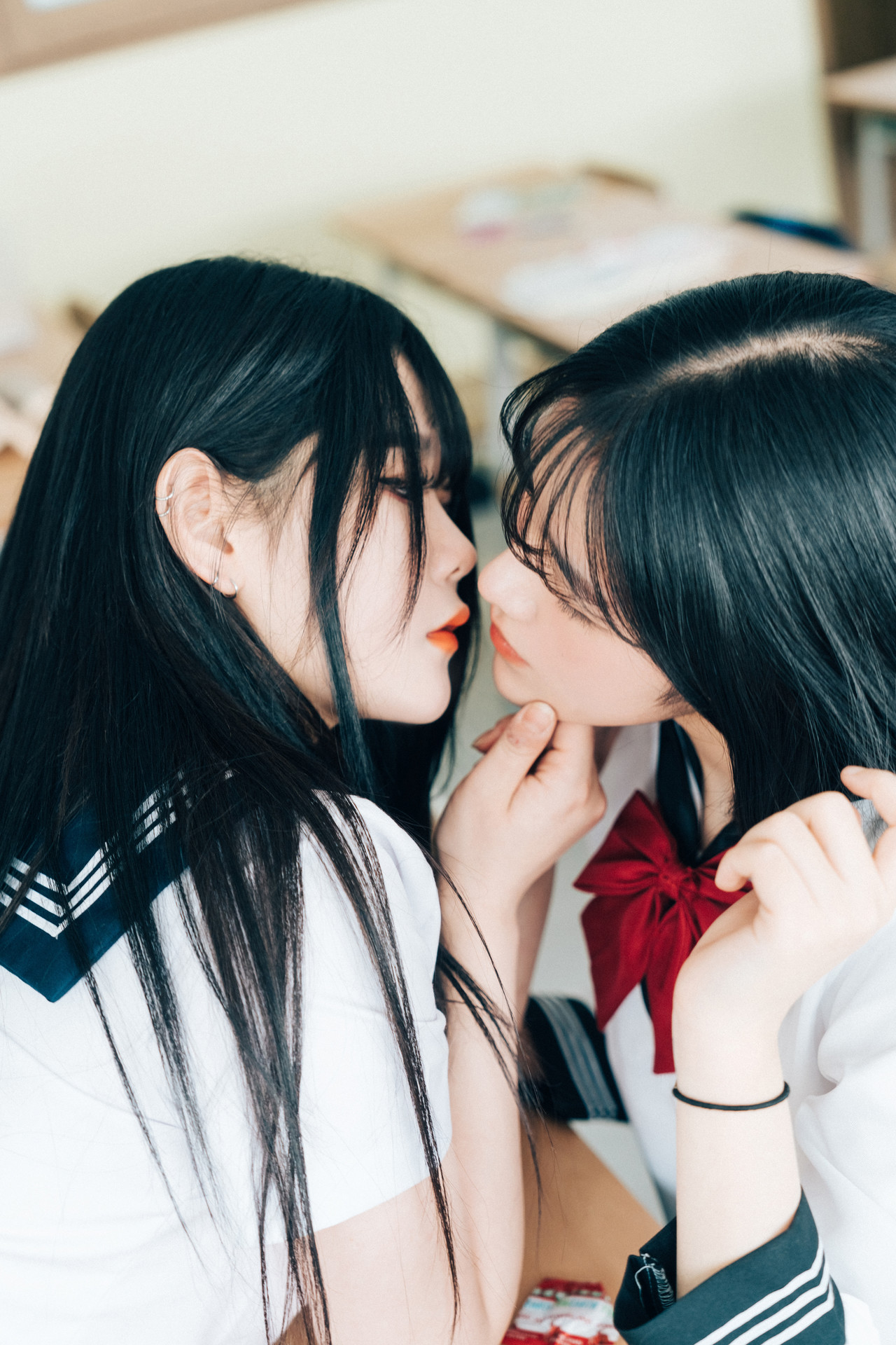 ZIA.Kwon 권지아, Sonson 손손, [Loozy] Bitch Academy Hard Set.03の写真 35