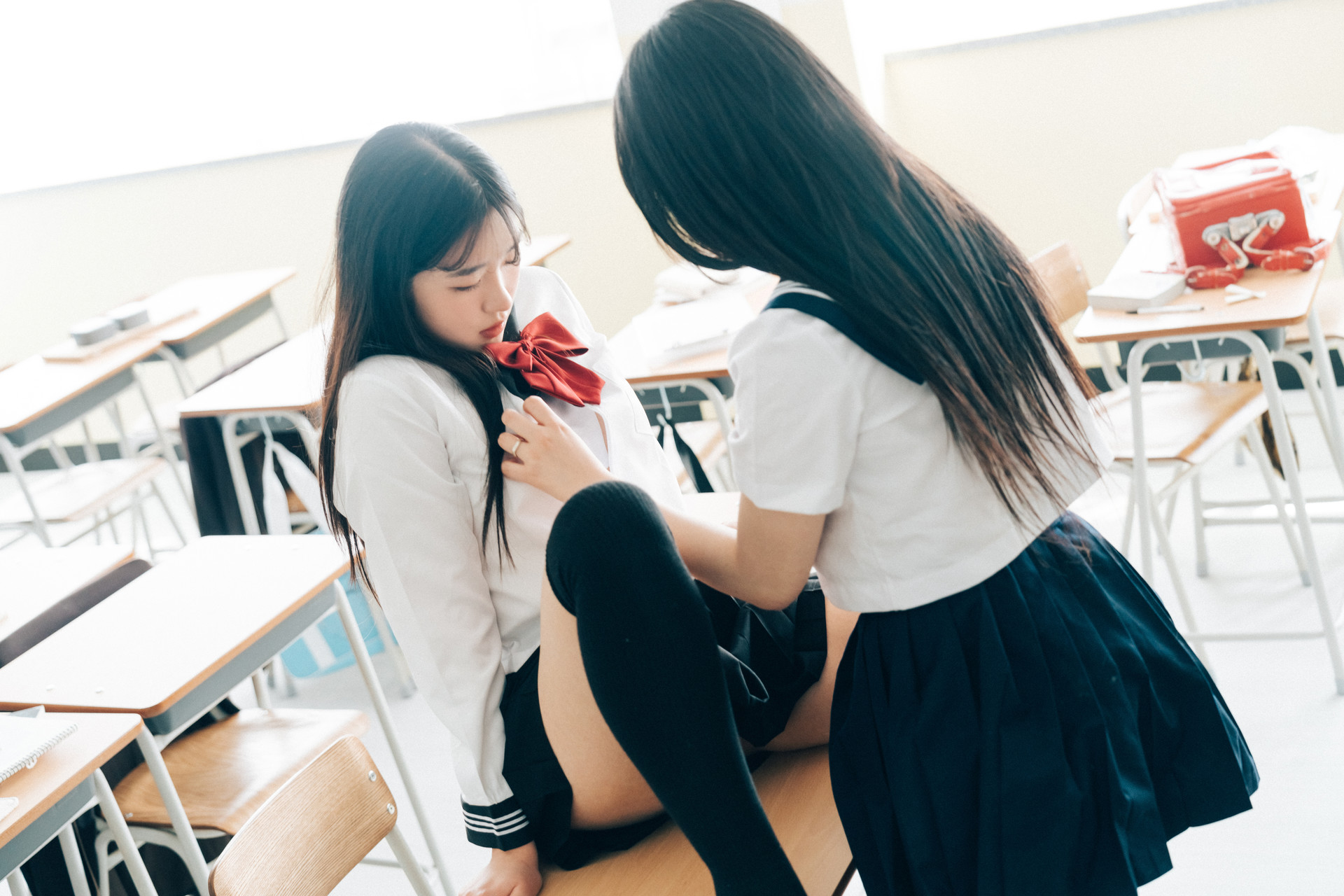 ZIA.Kwon 권지아, Sonson 손손, [Loozy] Bitch Academy Hard Set.03の写真 44