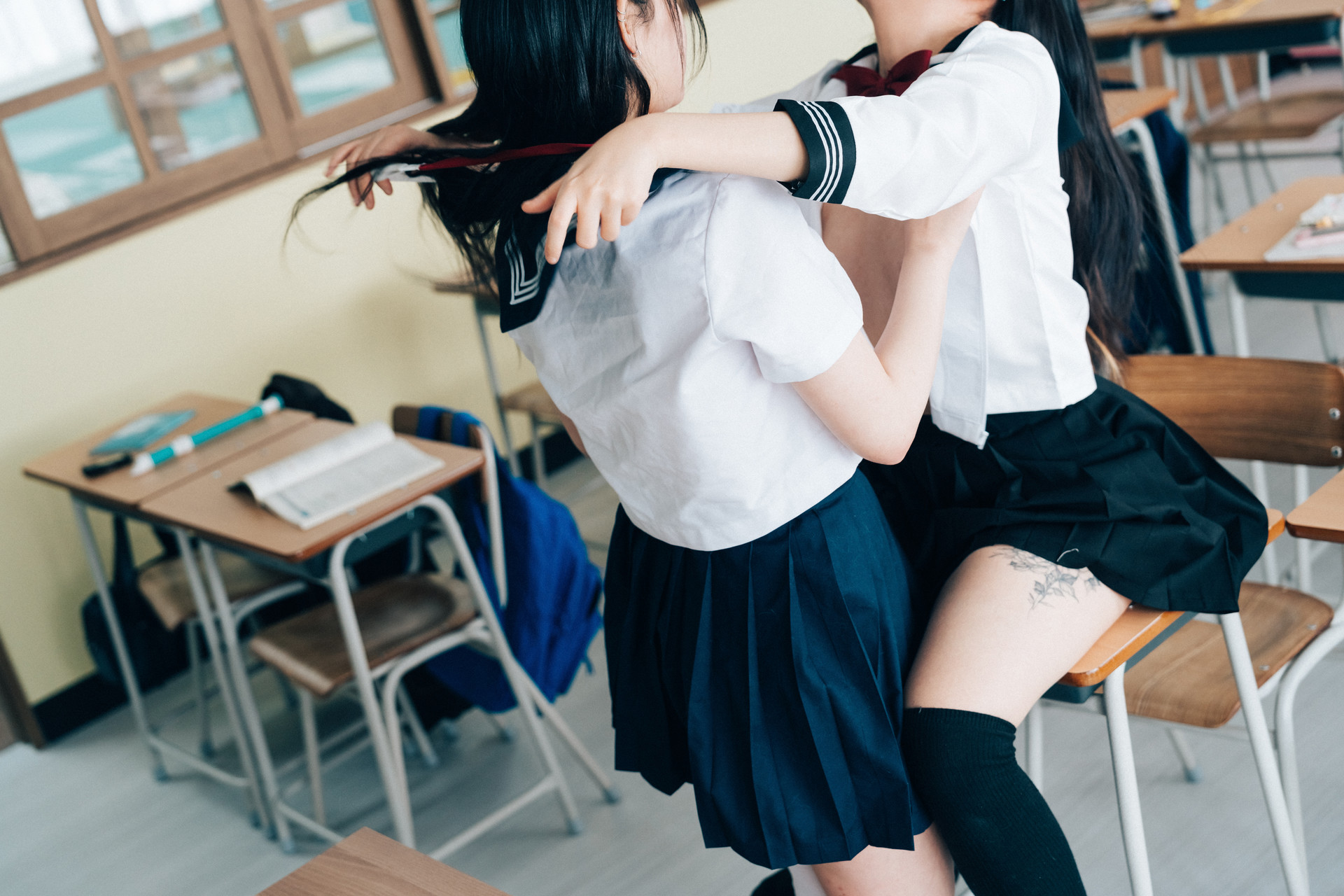 ZIA.Kwon 권지아, Sonson 손손, [Loozy] Bitch Academy Hard Set.03の写真 46