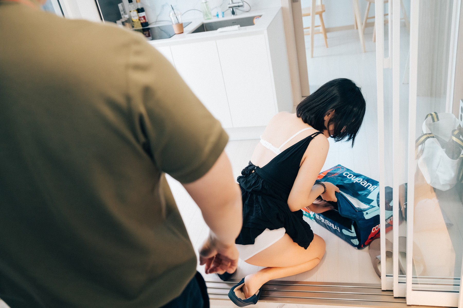 ZIA.Kwon 권지아, [Loozy] With Delivery Man Set.01の写真 7