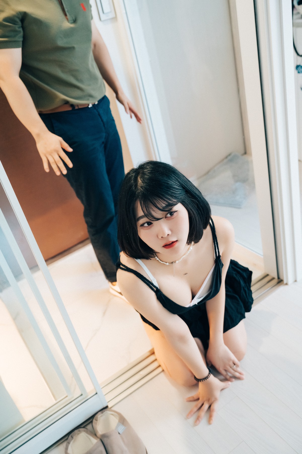 ZIA.Kwon 권지아, [Loozy] With Delivery Man Set.01の写真 12