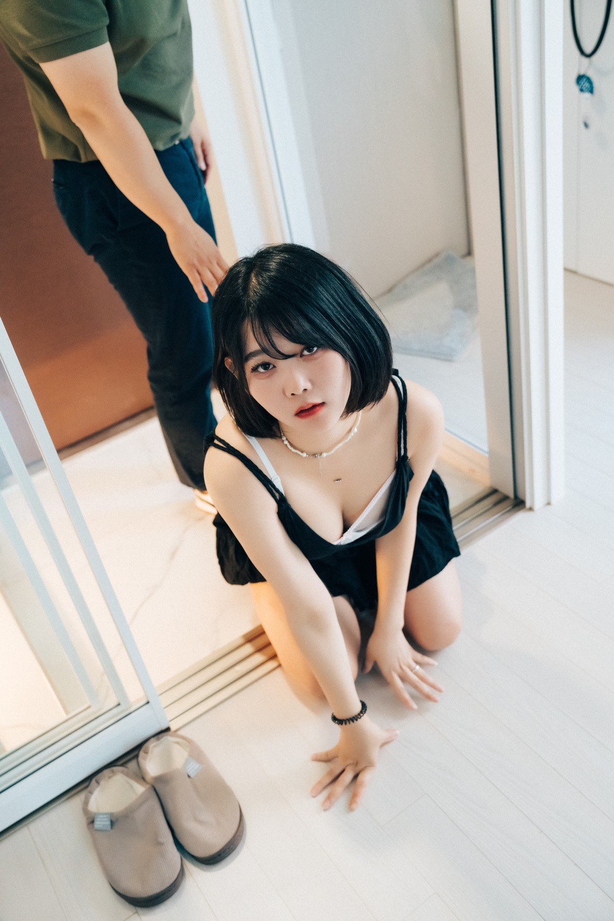 ZIA.Kwon 권지아, [Loozy] With Delivery Man Set.01の写真 13
