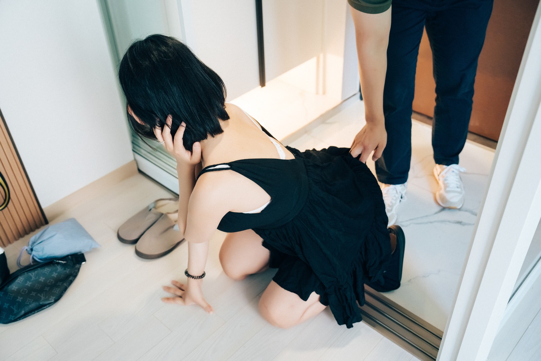 ZIA.Kwon 권지아, [Loozy] With Delivery Man Set.01の写真 18