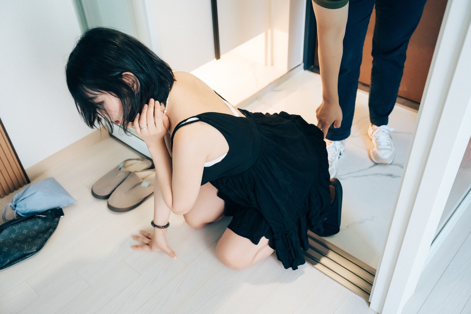 ZIA.Kwon 권지아, [Loozy] With Delivery Man Set.01の写真 19